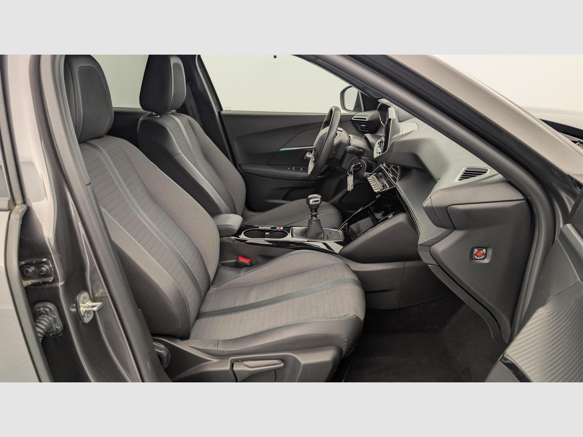 Peugeot 2008 PureTech 130 S&S BVM6 Allure (2023) - Foto 9