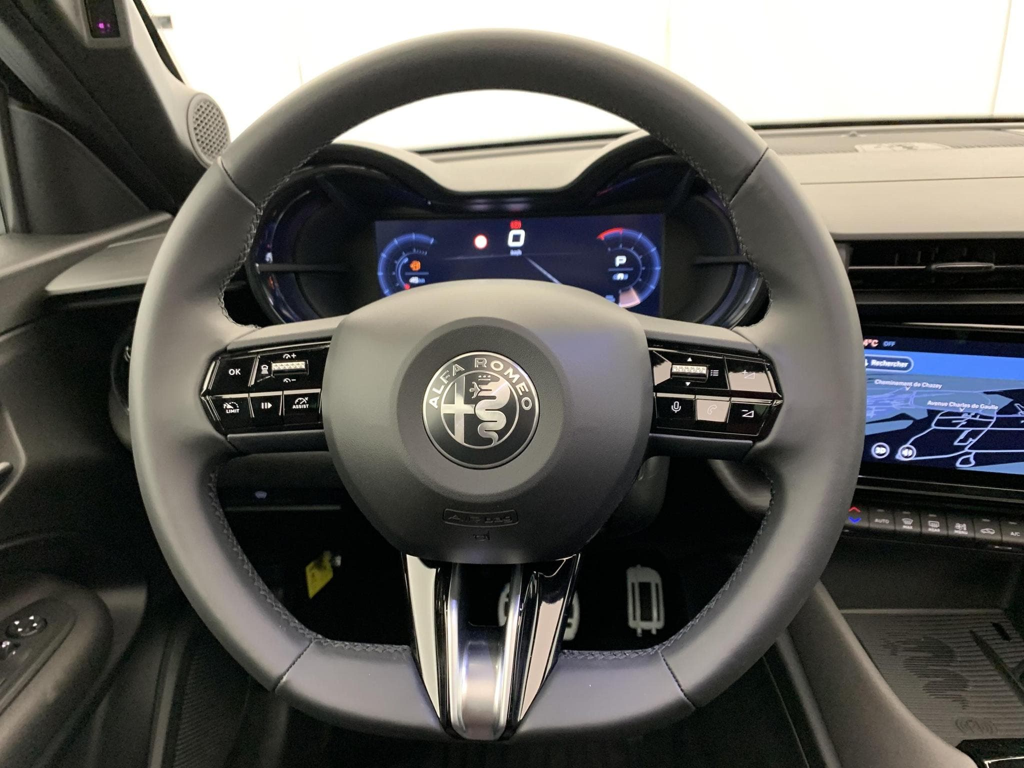 Alfa-Romeo Junior 1.2 Ibrida 145 ch e-DCT6 Q4 Ti (2026) - Foto 14