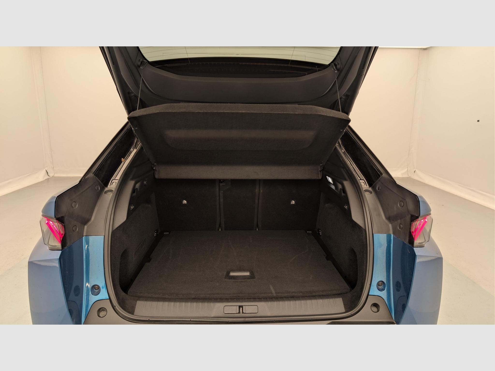 Peugeot 3008 Hybrid 145 e-DCS6 GT (2025) - Foto 11