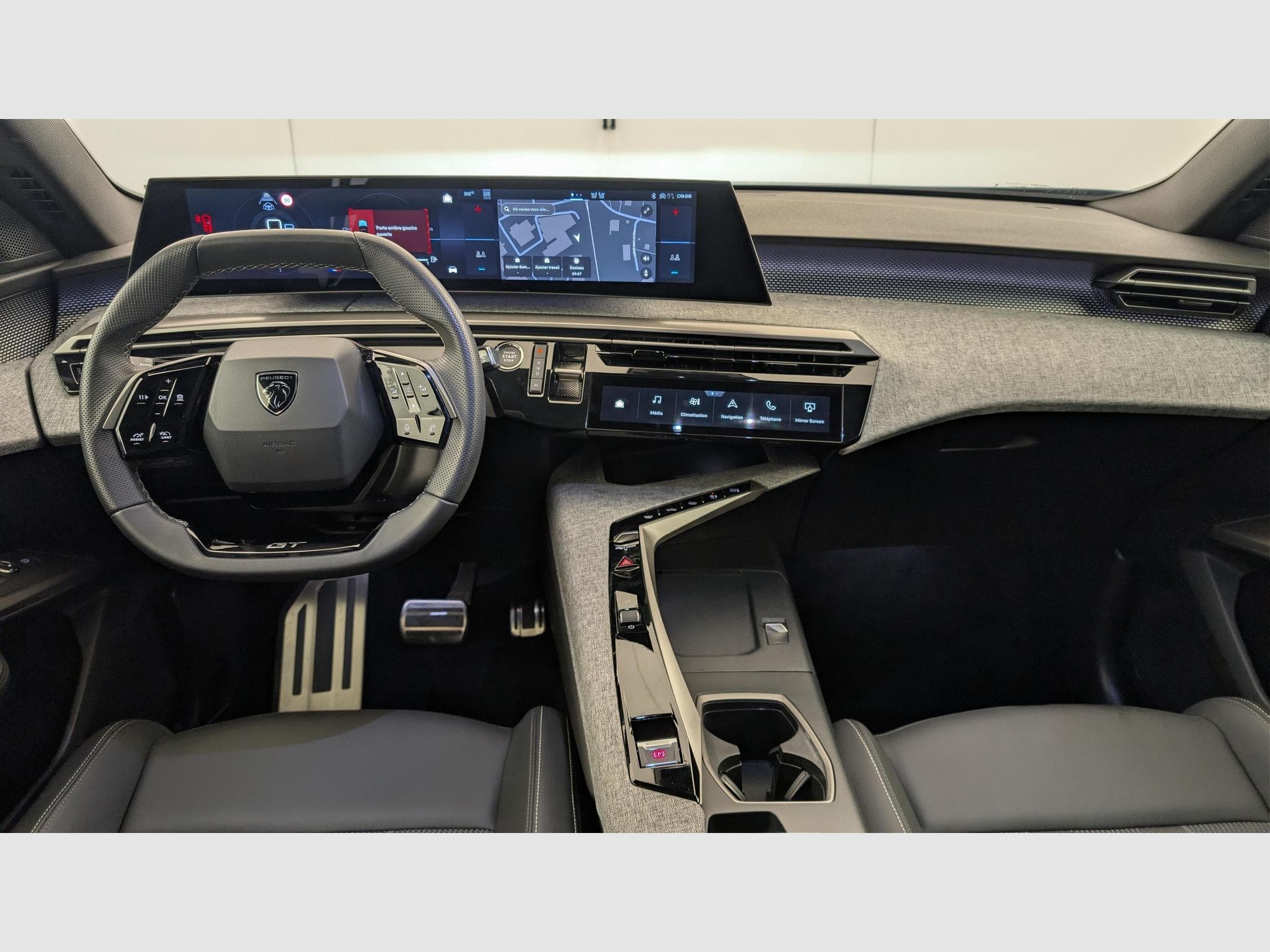 Peugeot 3008 Hybrid 145 e-DCS6 GT (2025) - Foto 13