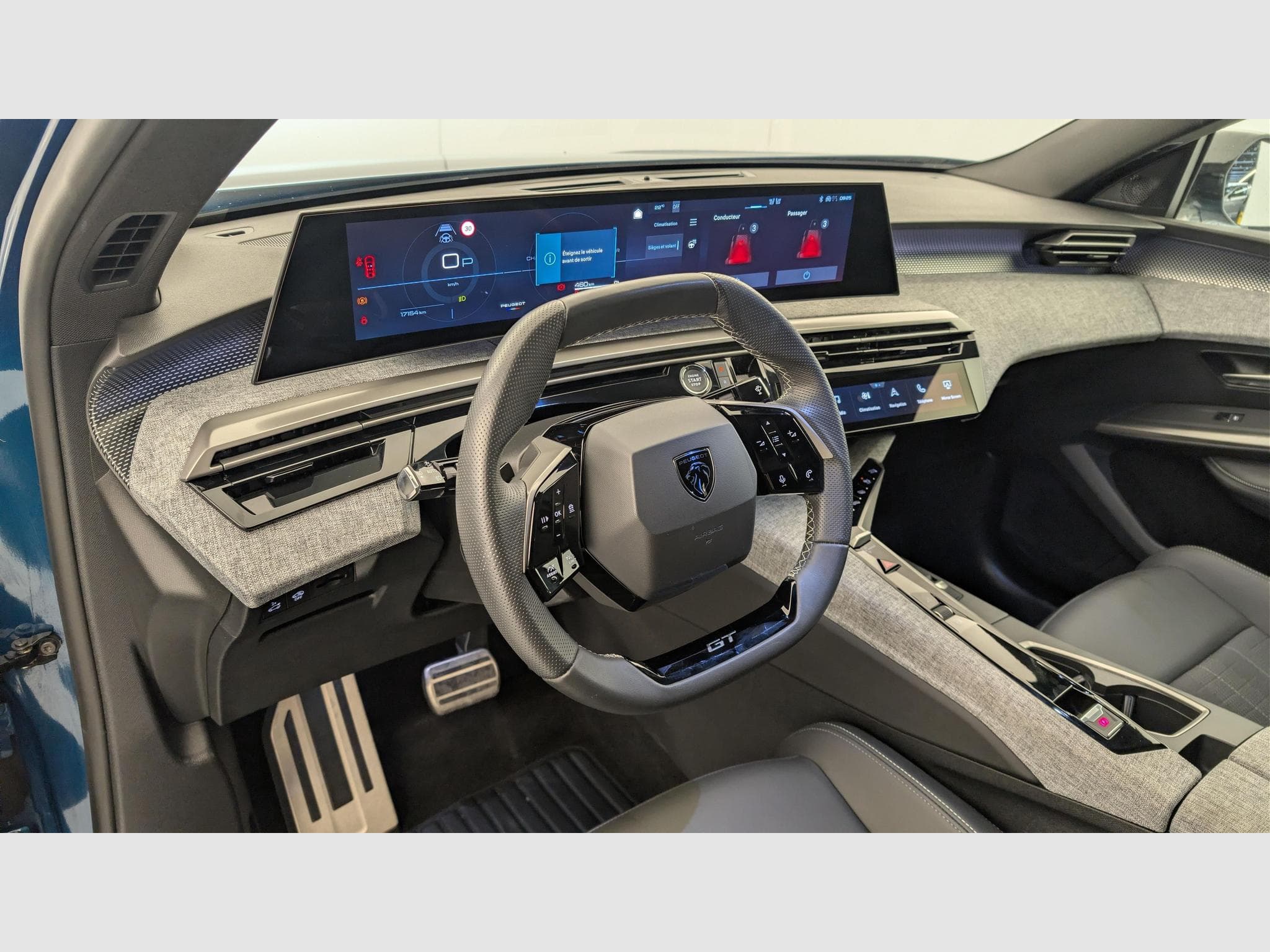Peugeot 3008 Hybrid 145 e-DCS6 GT (2025) - Foto 15