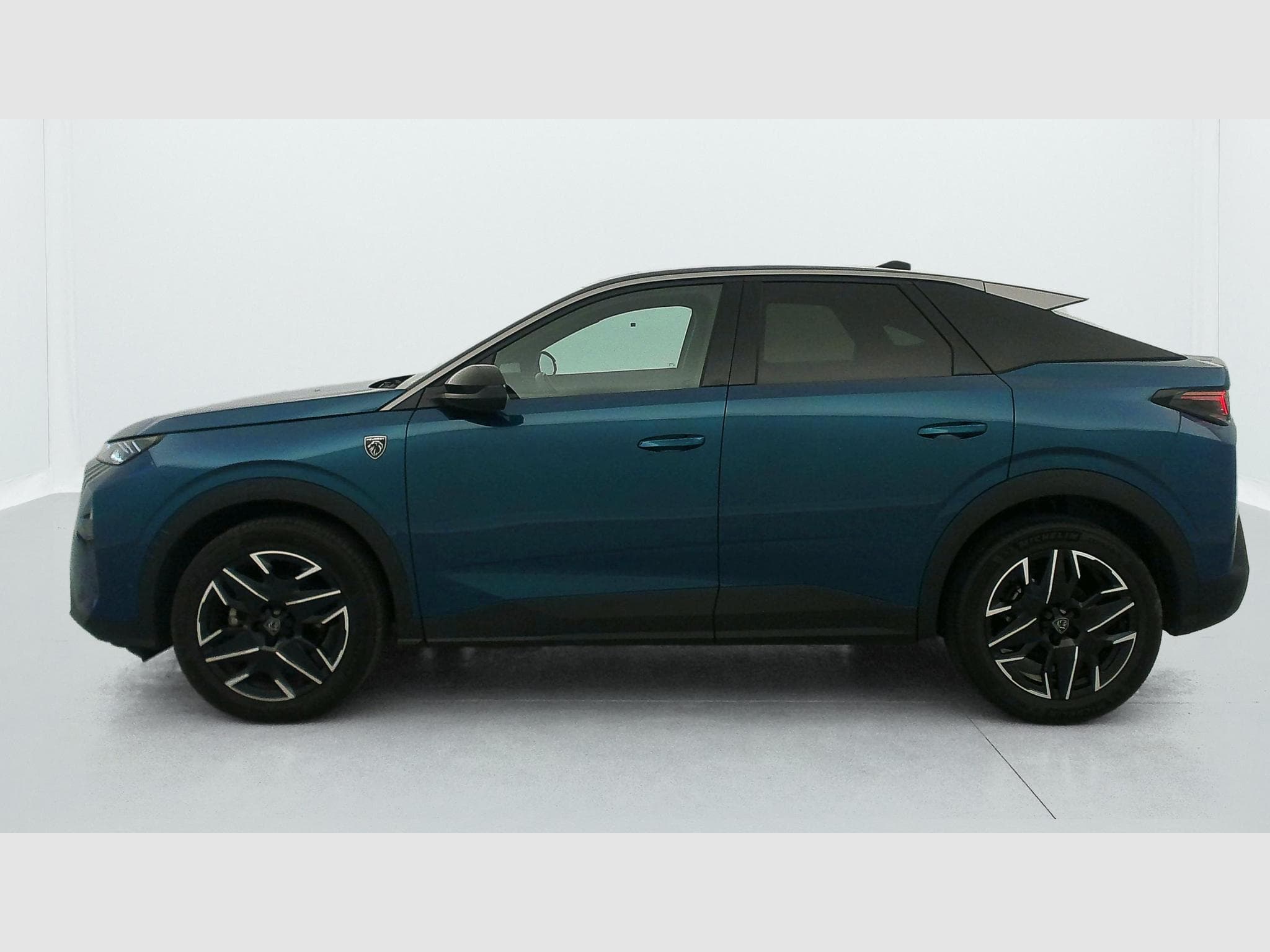 Peugeot 3008 Hybrid 145 e-DCS6 GT (2025) - Foto 4