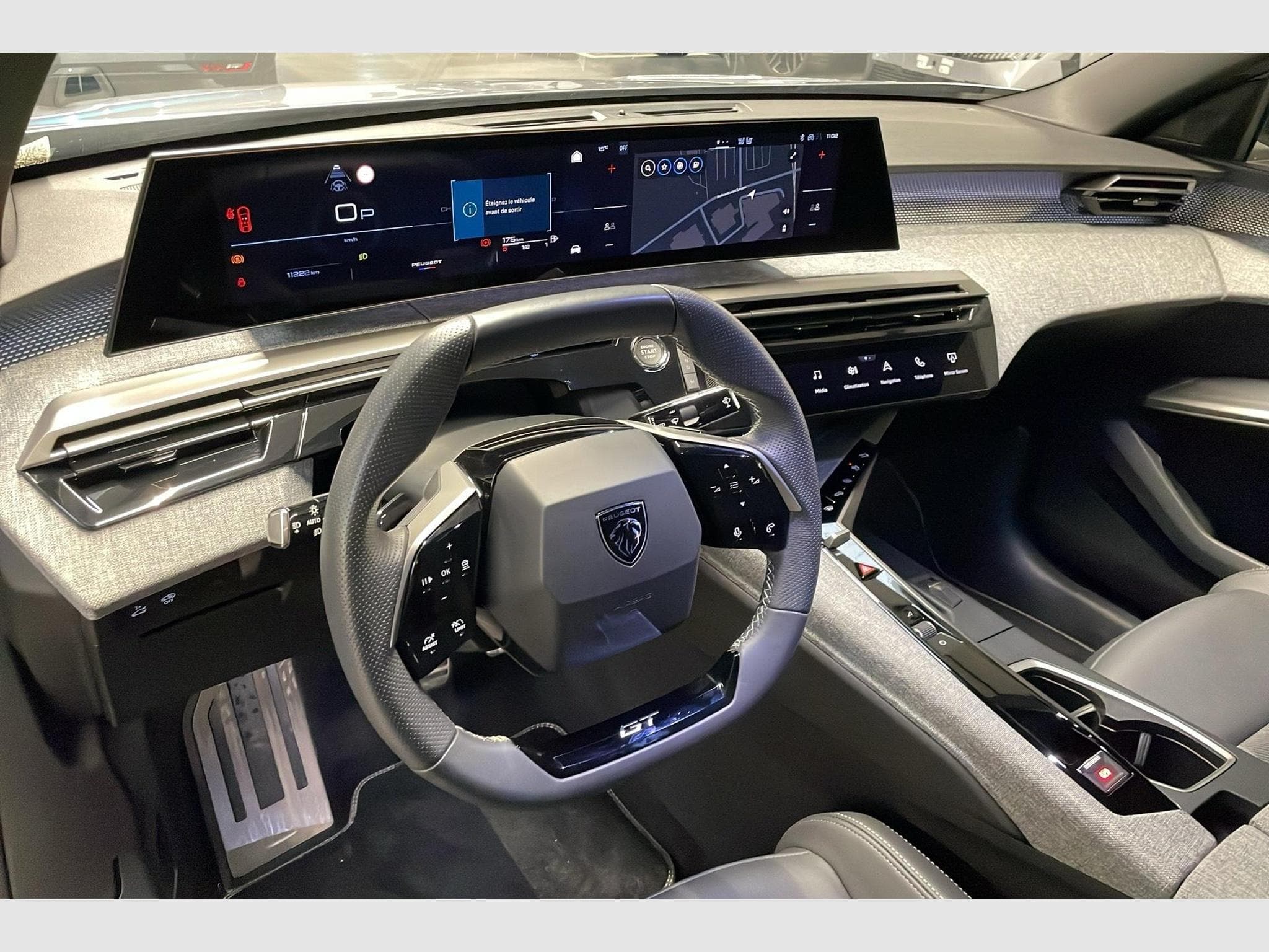 Peugeot 3008 Hybrid 145 e-DCS6 GT (2025) - Photo 15