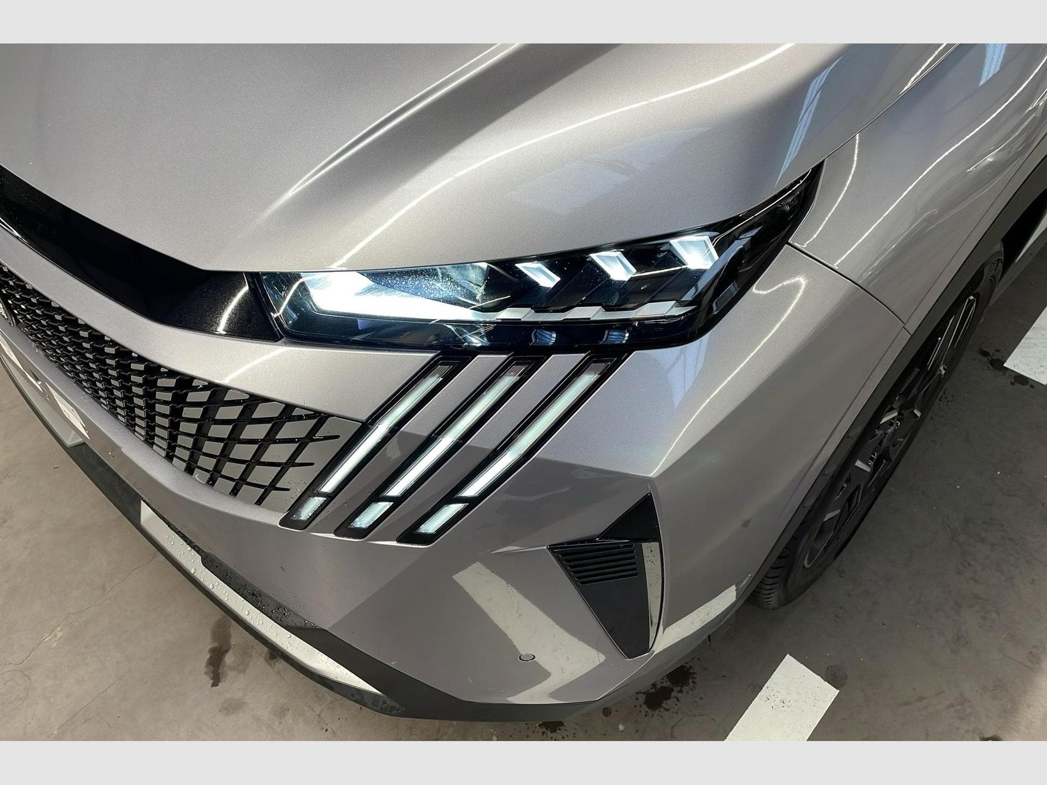 Peugeot 3008 Hybrid 145 e-DCS6 GT (2025) - Photo 18