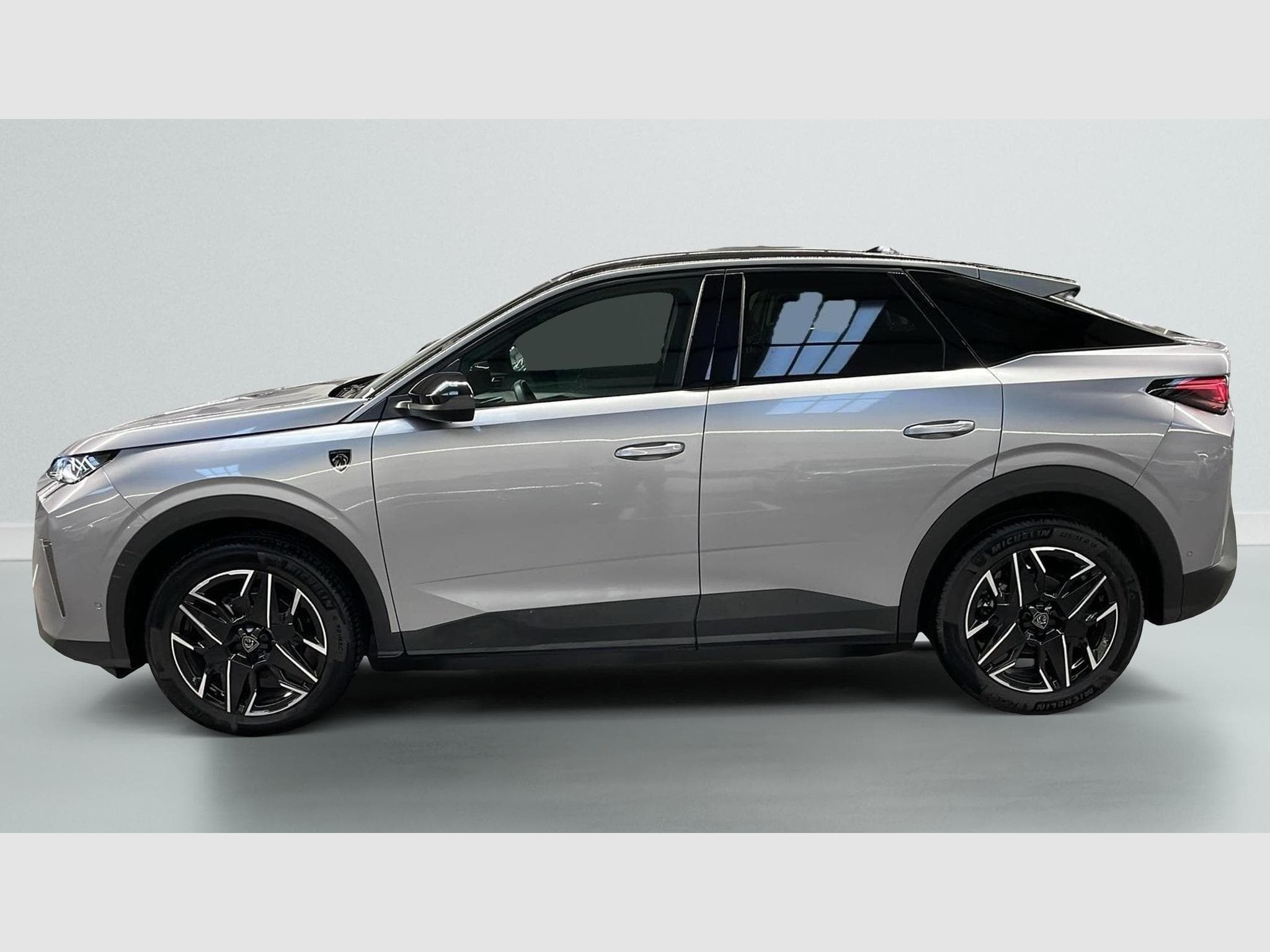 Peugeot 3008 Hybrid 145 e-DCS6 GT (2025) - Photo 4