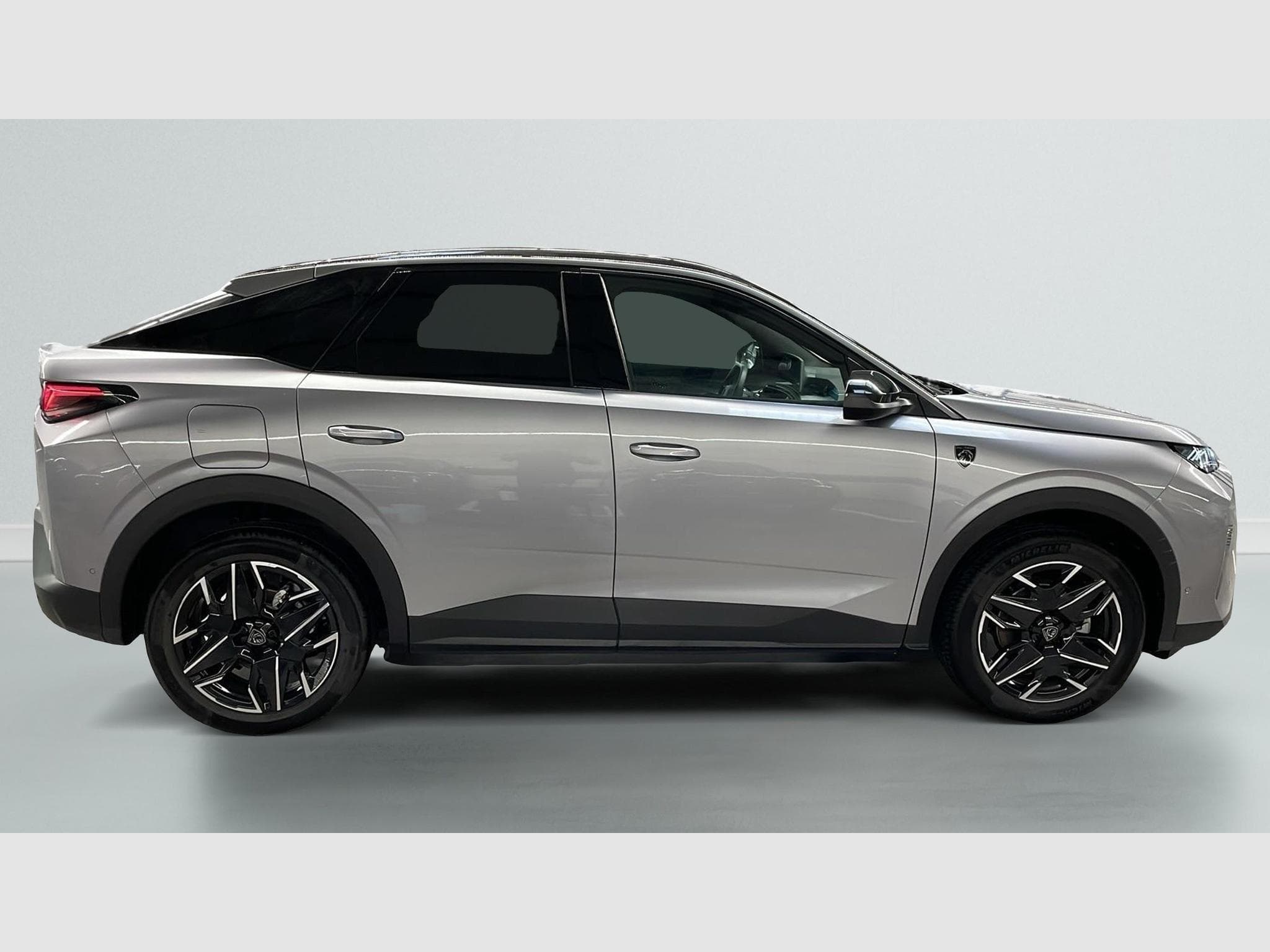 Peugeot 3008 Hybrid 145 e-DCS6 GT (2025) - Photo 8