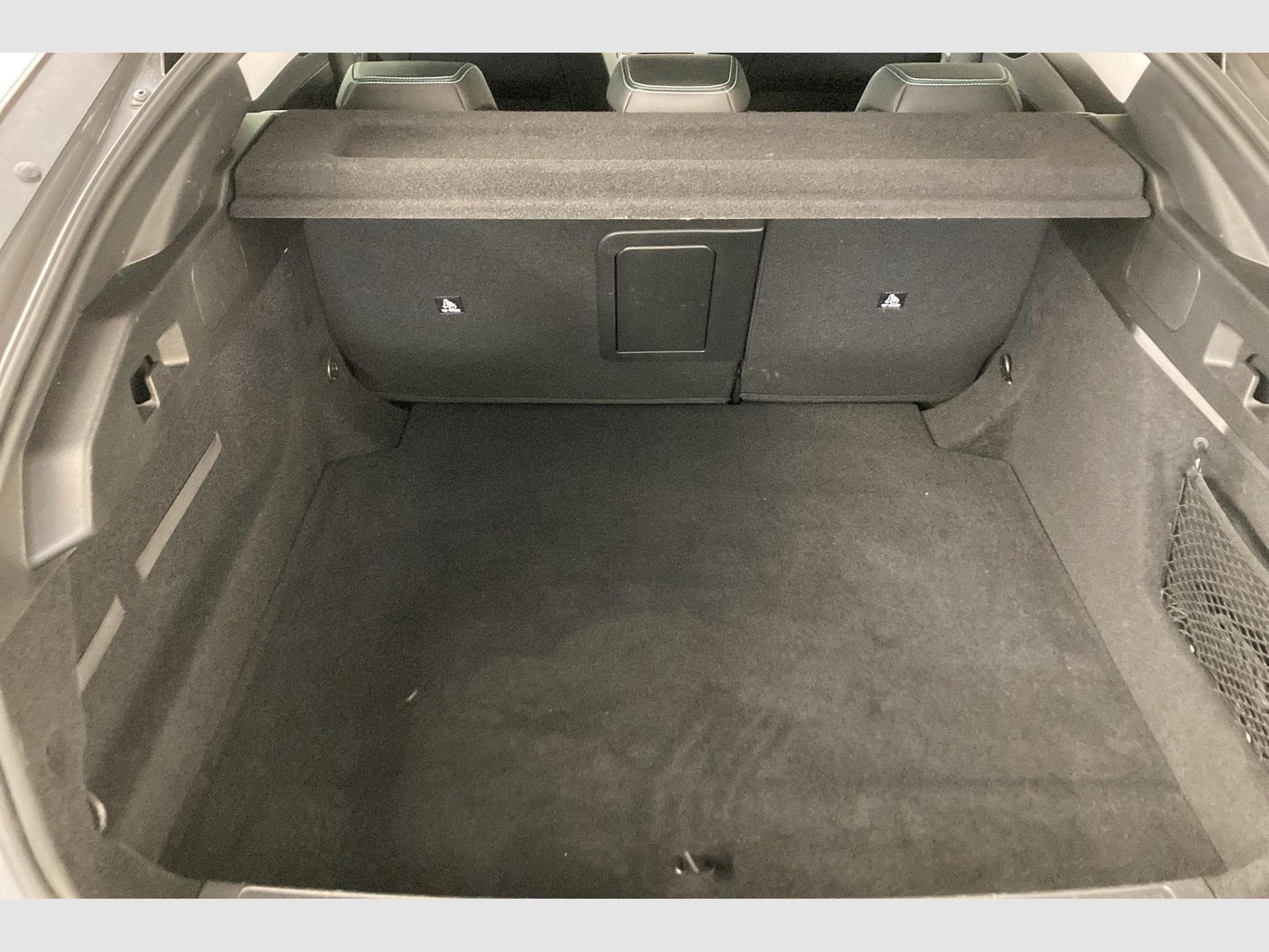 Peugeot 408 Hybrid 145 e-DCS6 Allure (2025) - Photo 11