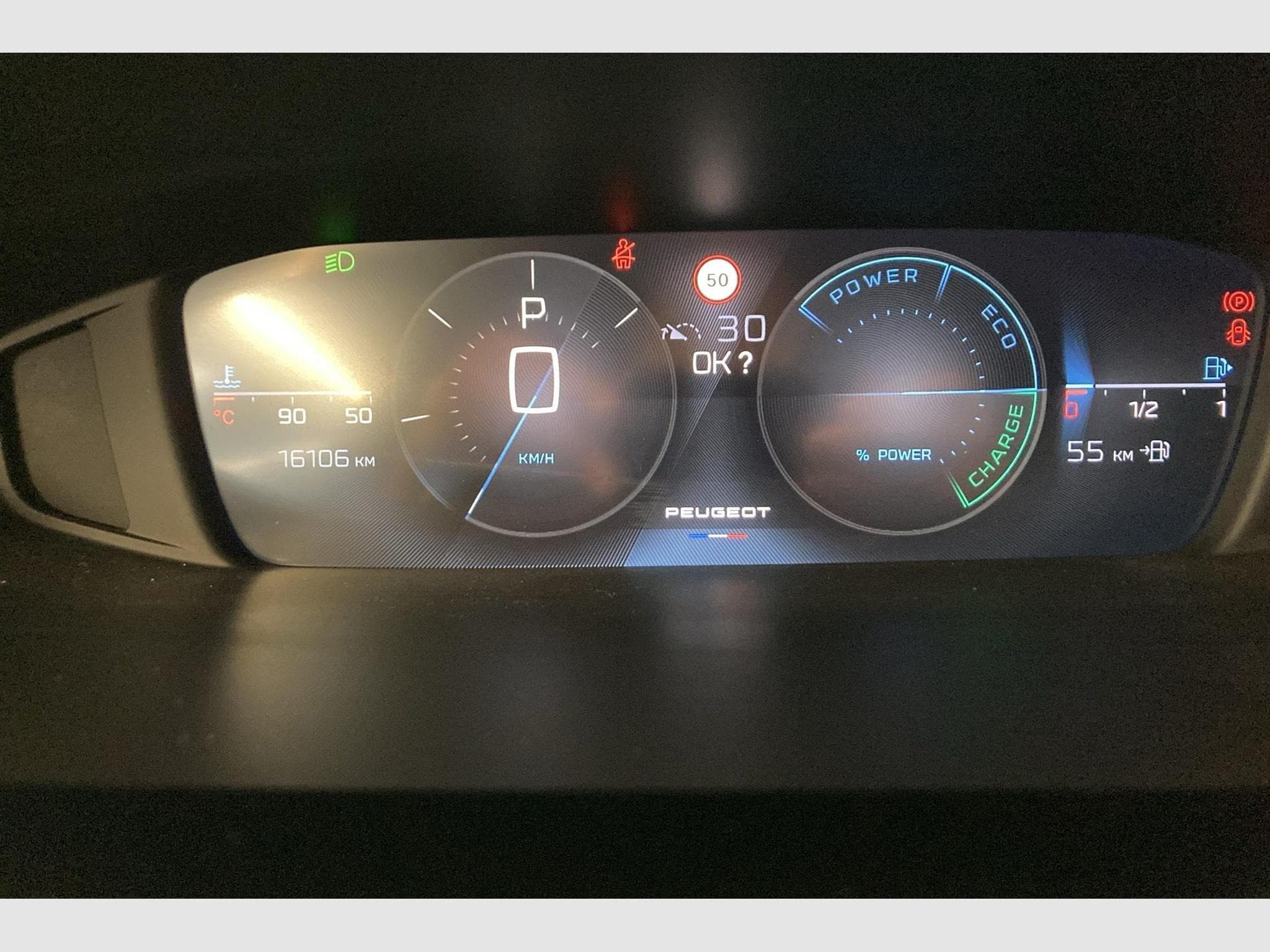 Peugeot 408 Hybrid 145 e-DCS6 Allure (2025) - Photo 19