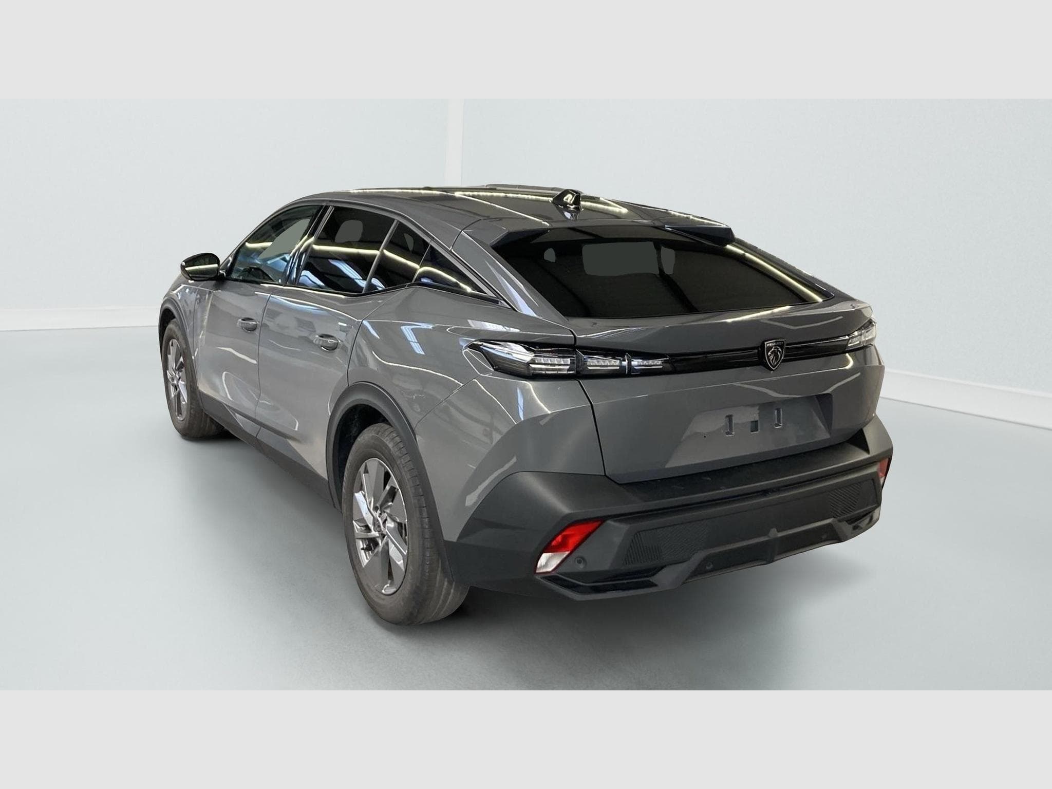 Peugeot 408 Hybrid 145 e-DCS6 Allure (2025) - Photo 5