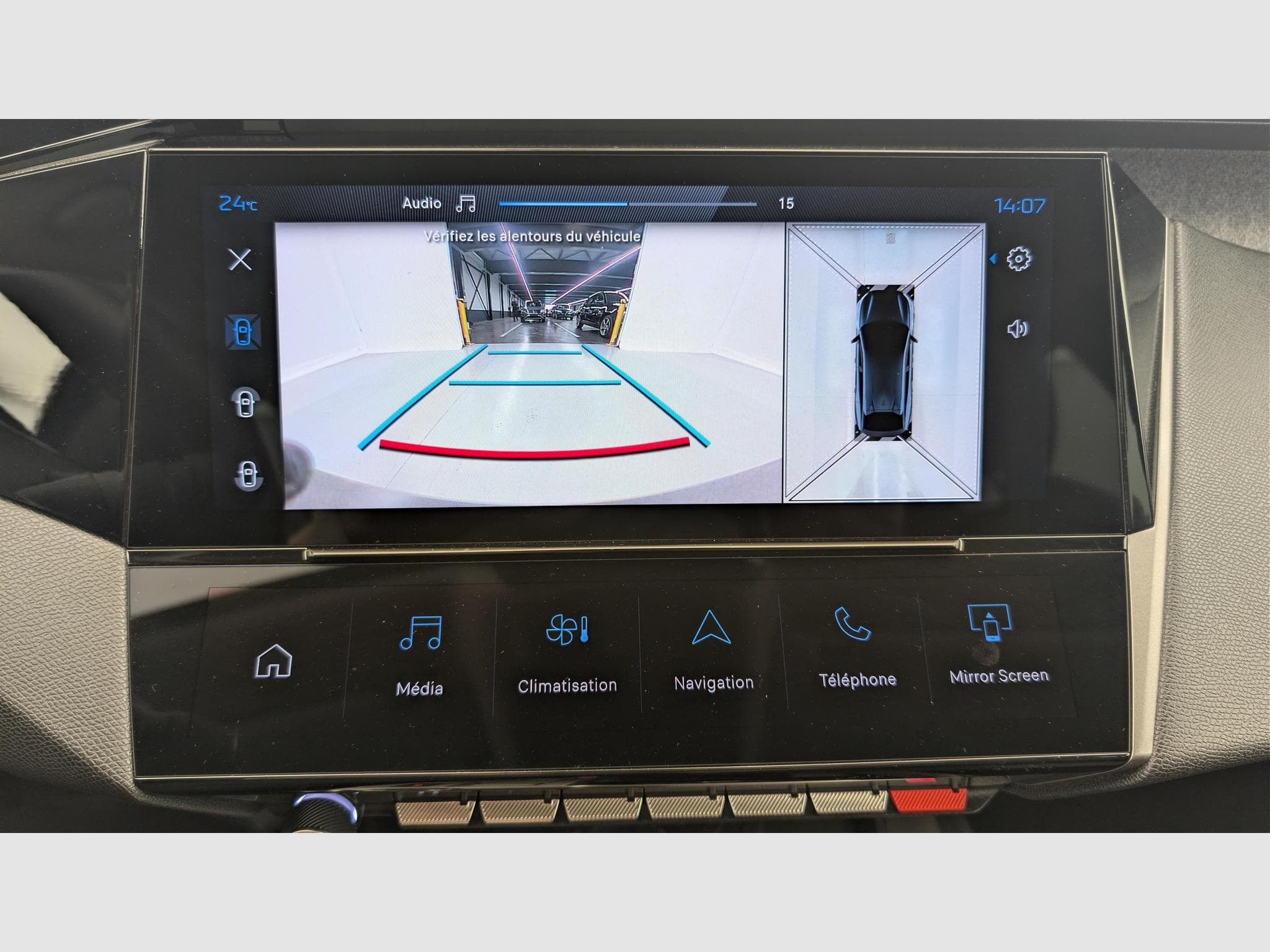 Peugeot 408 Hybrid 145 e-DCS6 Allure (2025) - Photo 20
