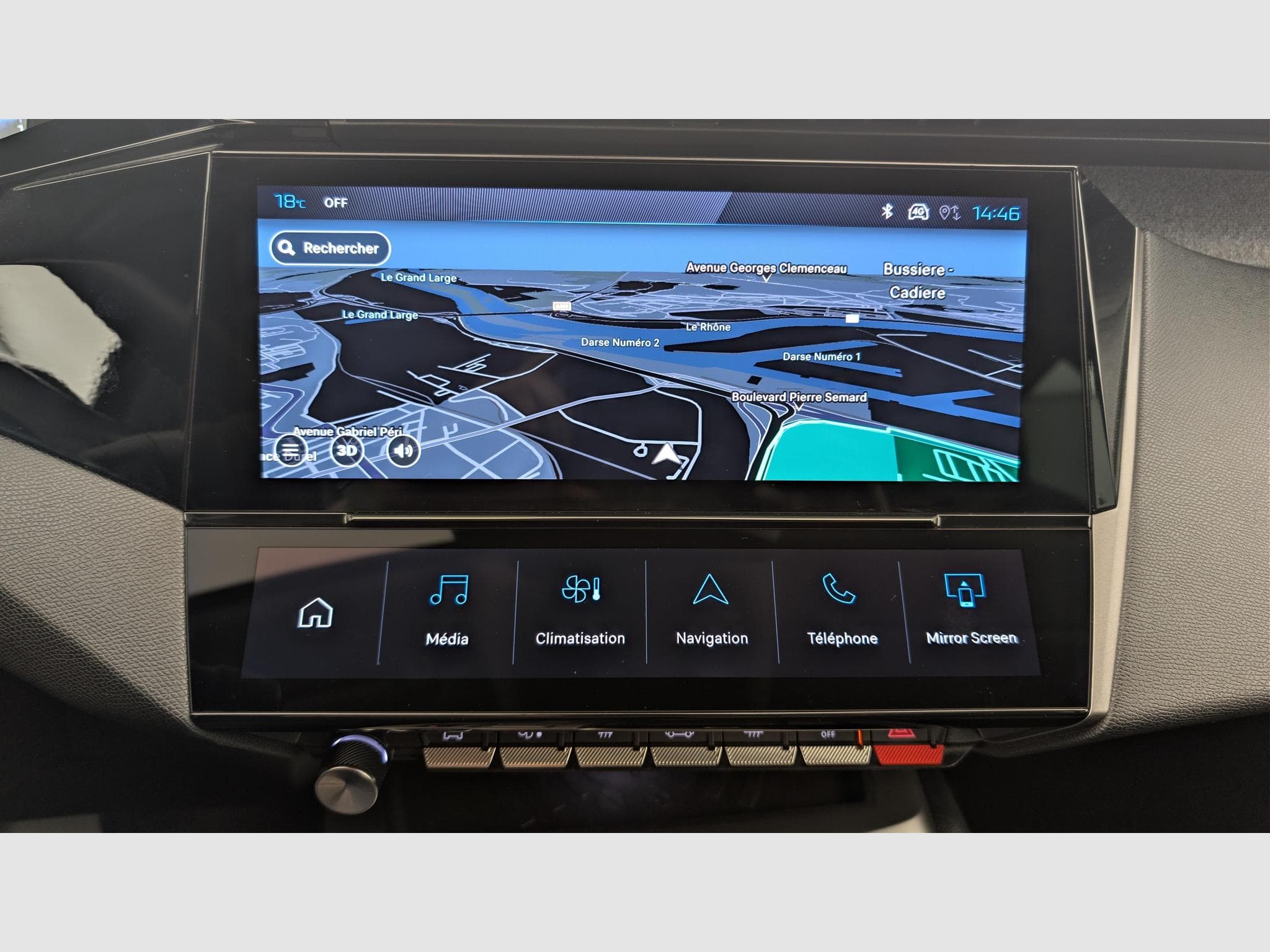 Peugeot 408 Hybrid 145 e-DCS6 Allure (2025) - Photo 18