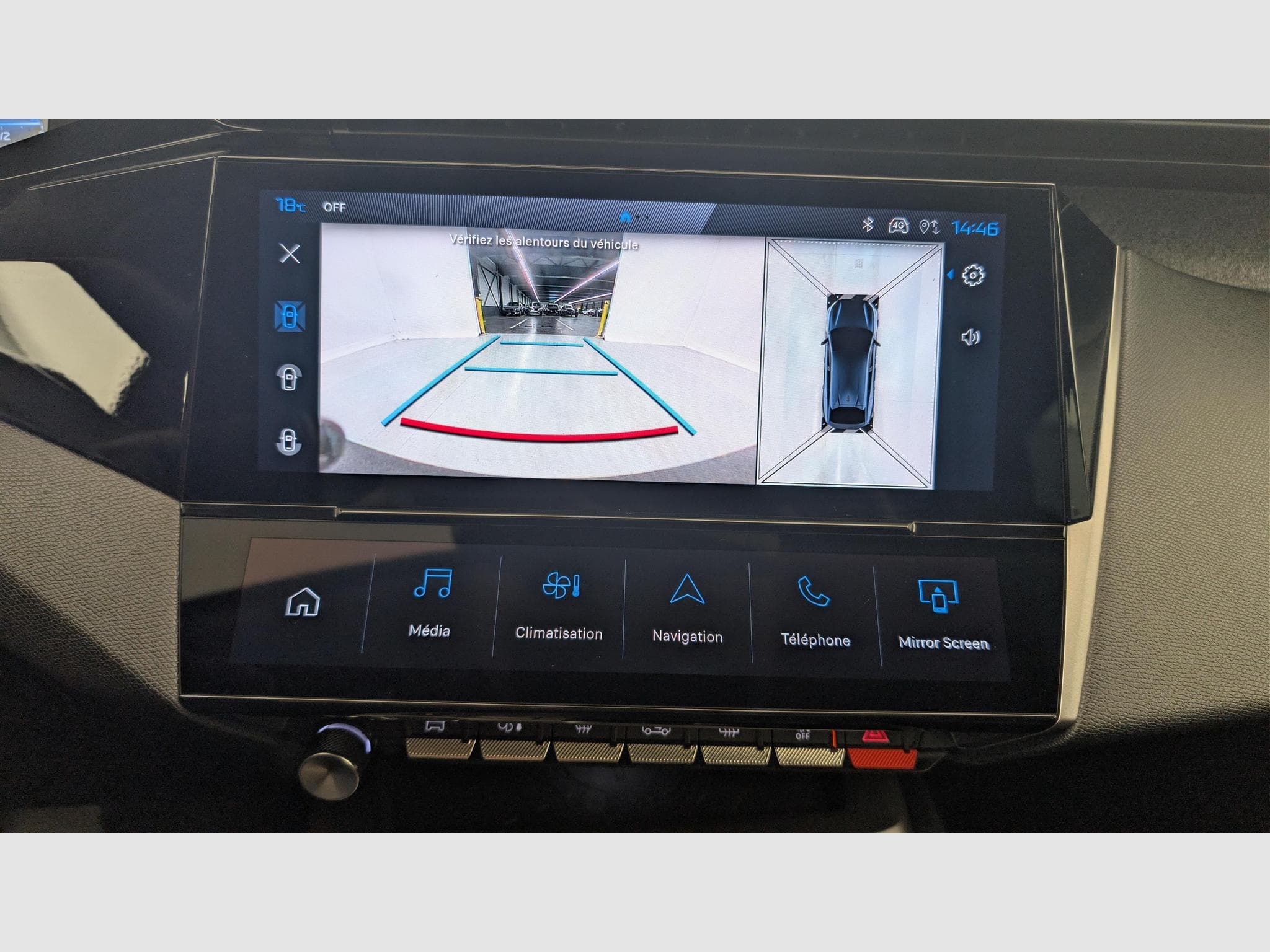 Peugeot 408 Hybrid 145 e-DCS6 Allure (2025) - Photo 19