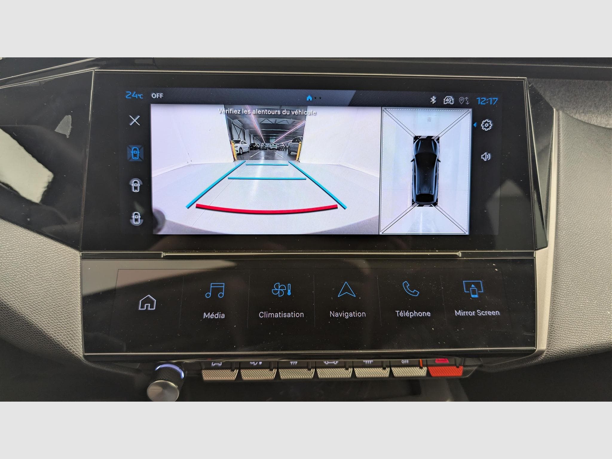 Peugeot 408 Hybrid 145 e-DCS6 Allure (2025) - Photo 19
