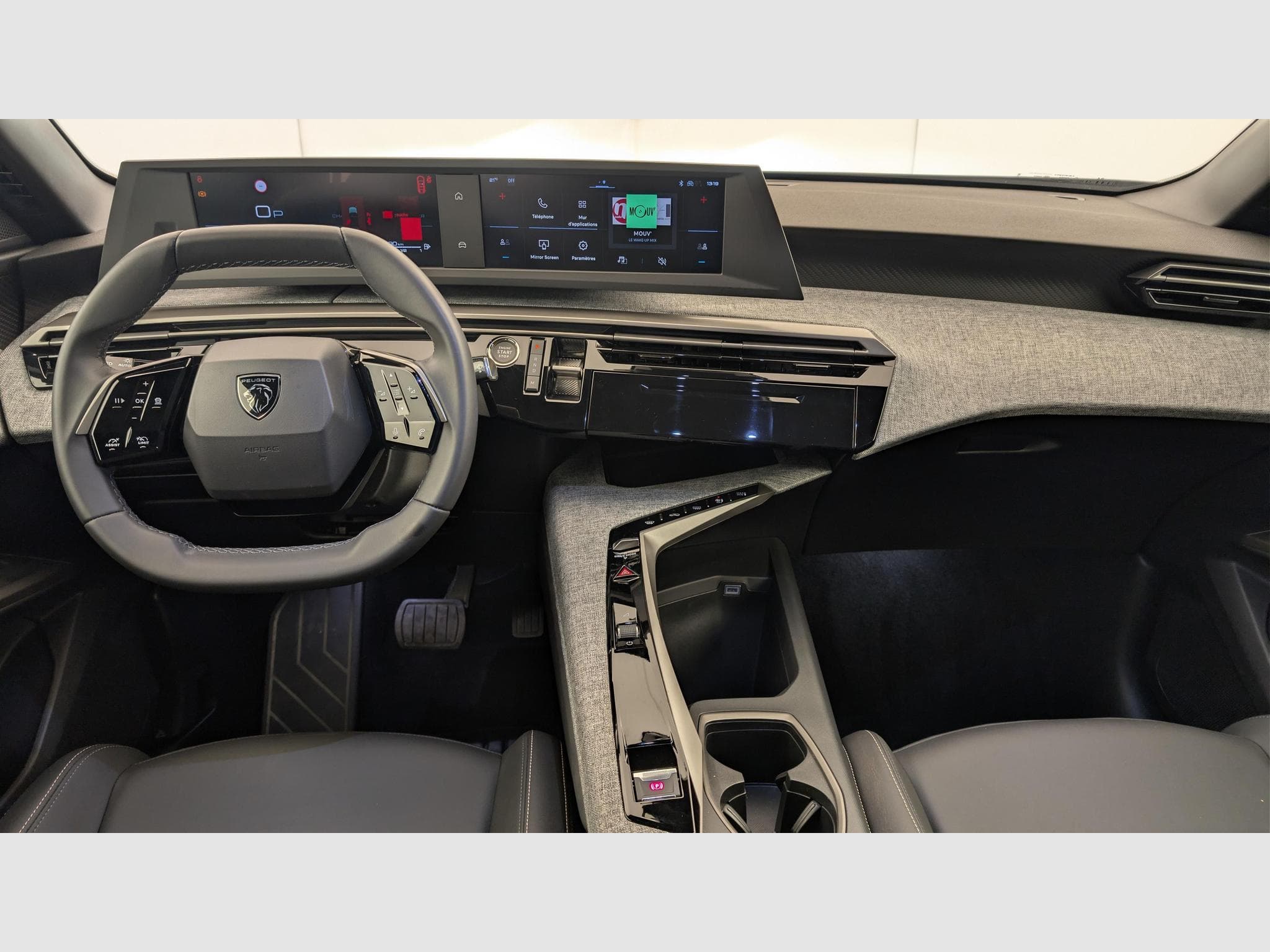 Peugeot 3008 Hybrid 145 e-DCS6 Allure (2025) - Photo 13