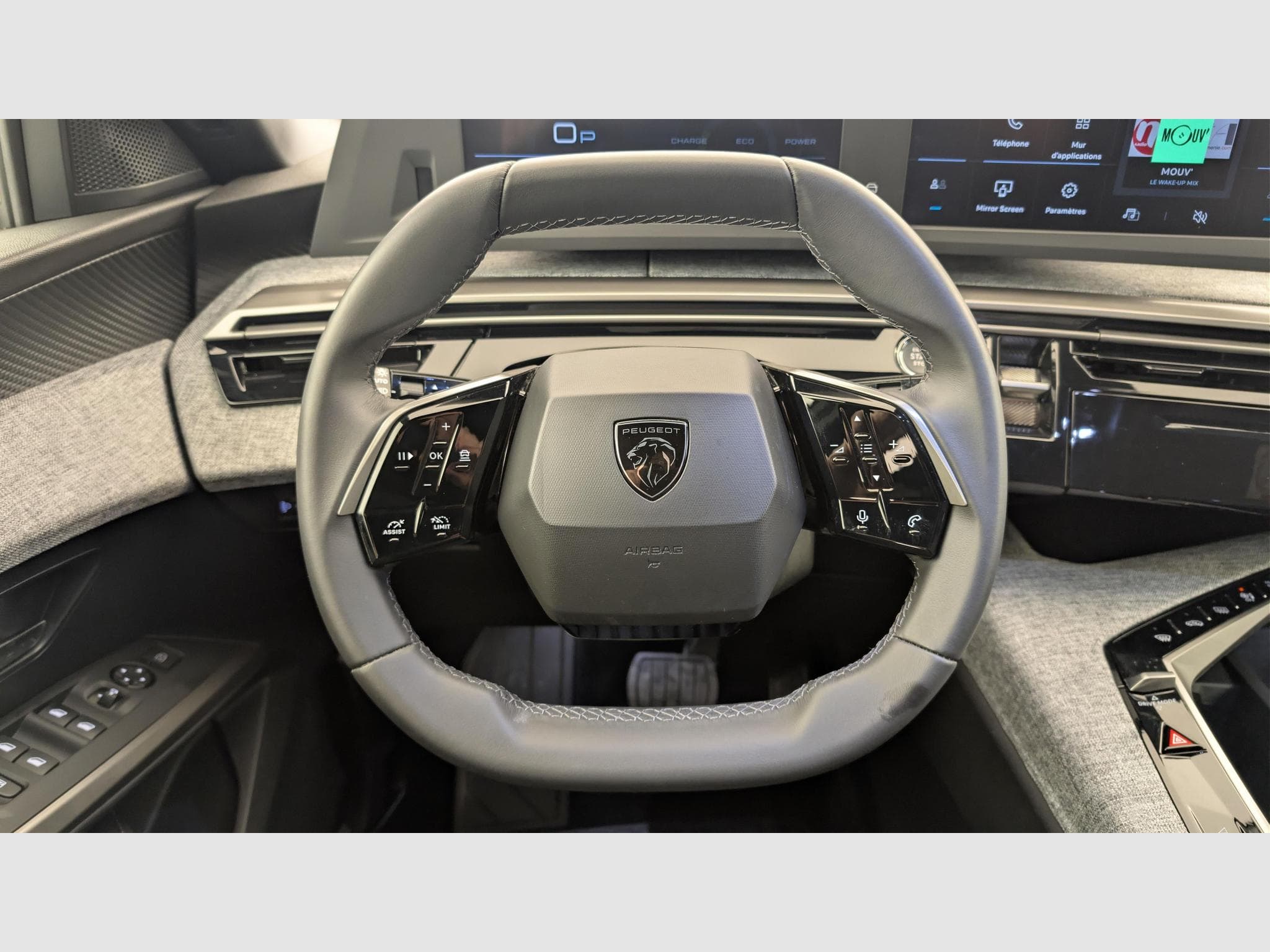 Peugeot 3008 Hybrid 145 e-DCS6 Allure (2025) - Photo 14