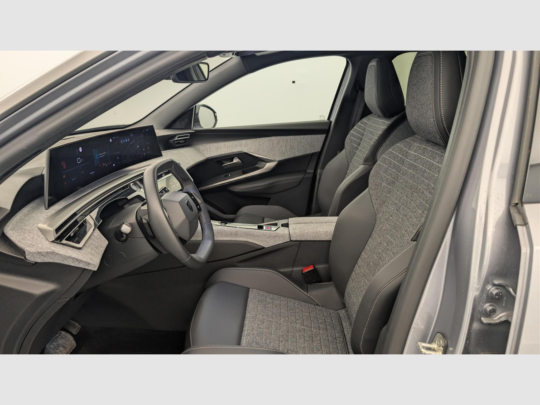 Peugeot 5008 HYBRID 145 CH E-DCS6 ALLURE (2025) - Foto 16