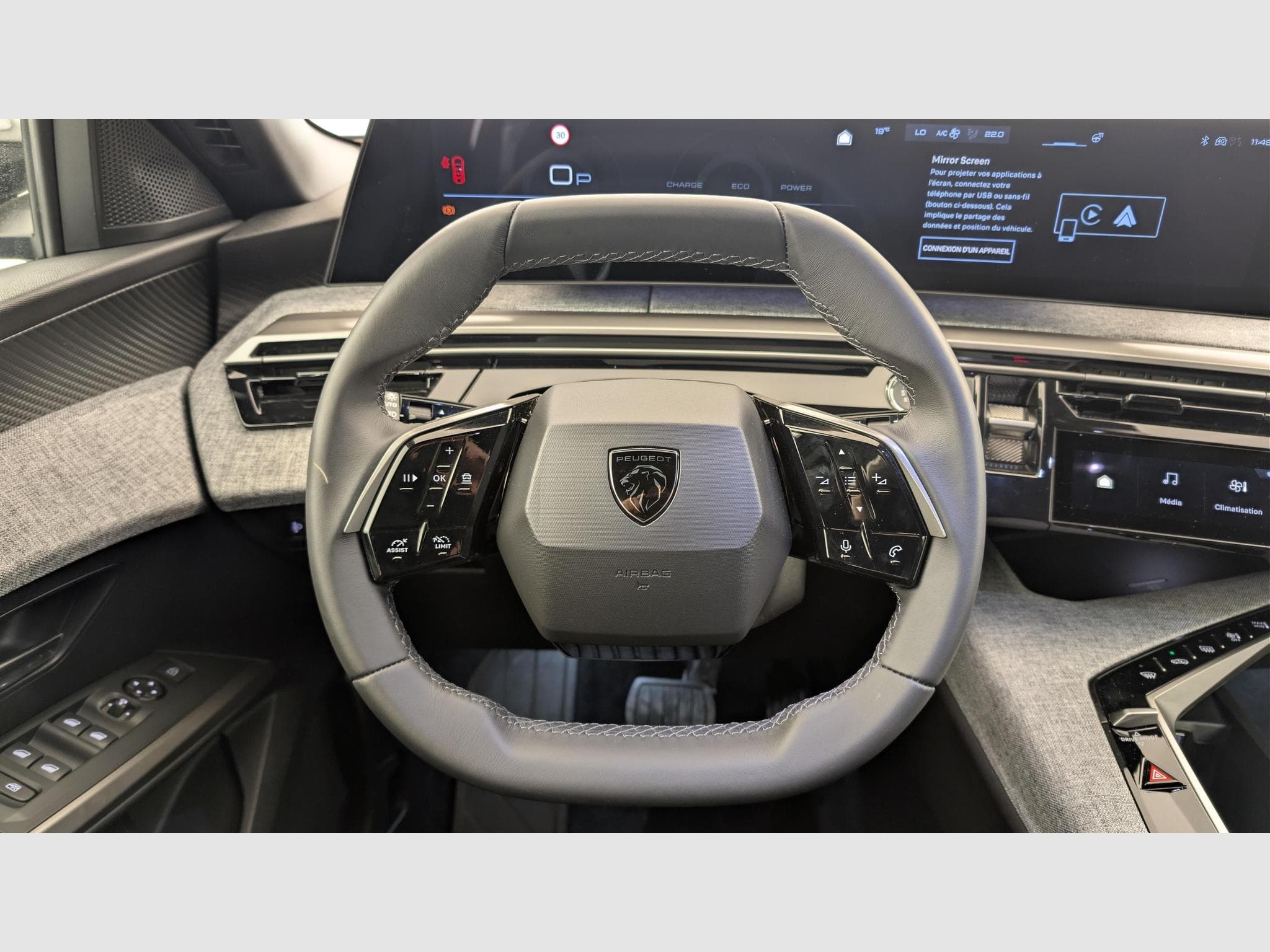 Peugeot 5008 HYBRID 145 CH E-DCS6 ALLURE (2025) - Photo 11