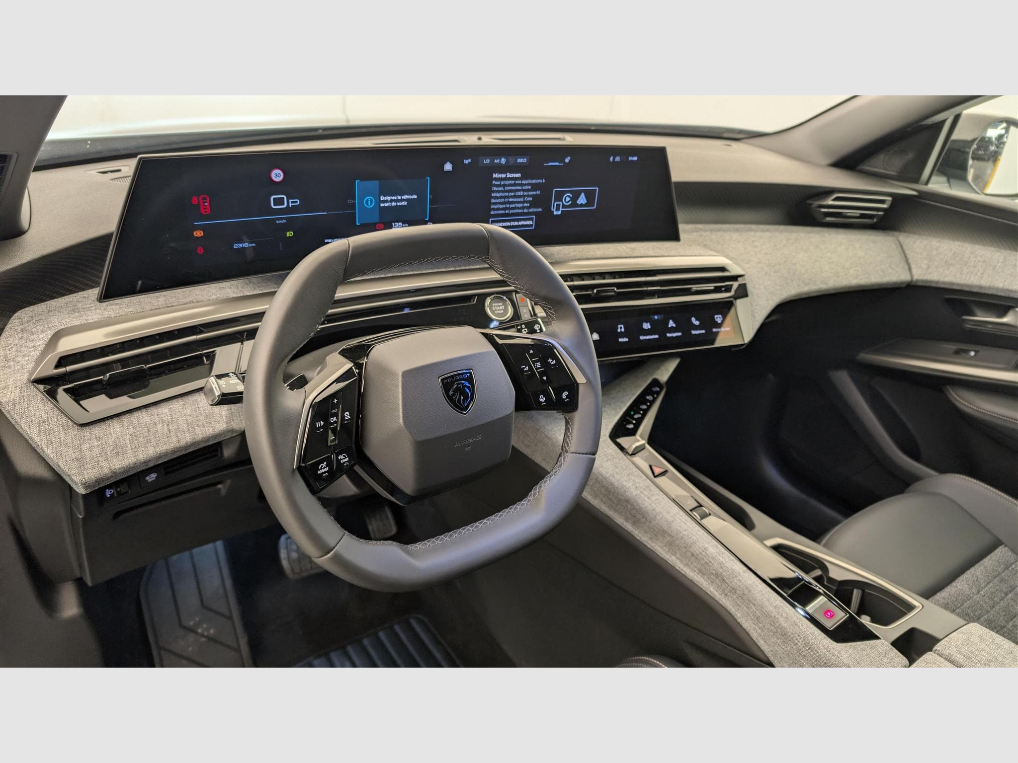 Peugeot 5008 HYBRID 145 CH E-DCS6 ALLURE (2025) - Photo 12