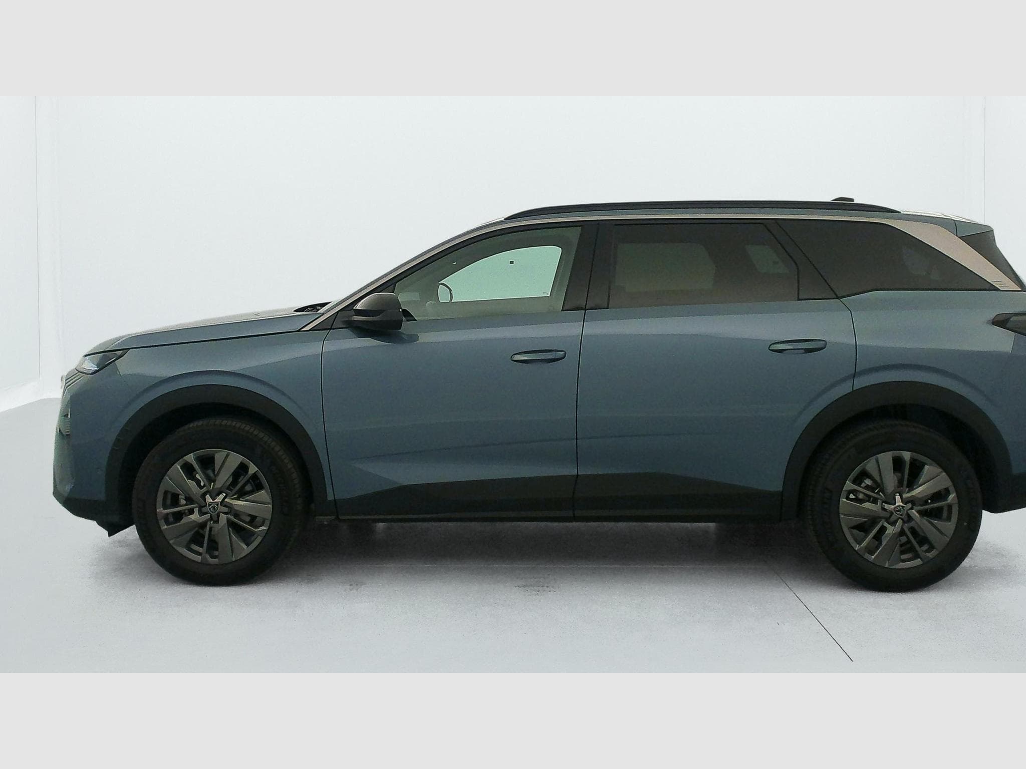 Peugeot 5008 HYBRID 145 CH E-DCS6 ALLURE (2025) - Photo 4