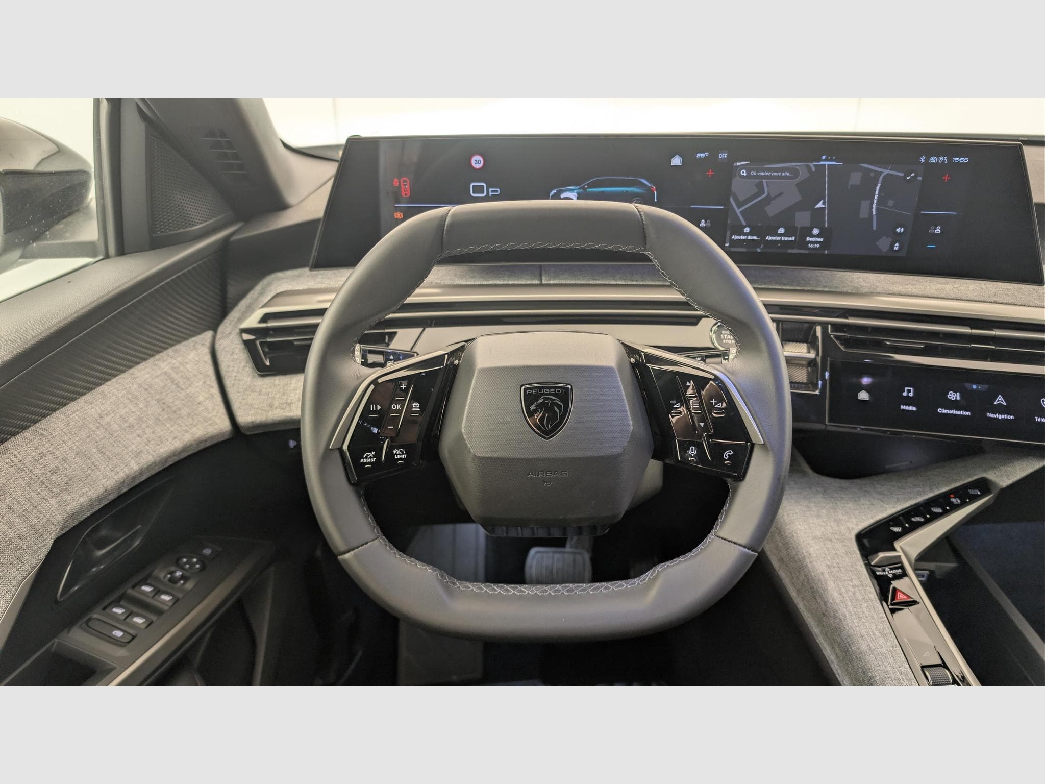 Peugeot 5008 HYBRID 145 CH E-DCS6 ALLURE (2025) - Photo 11