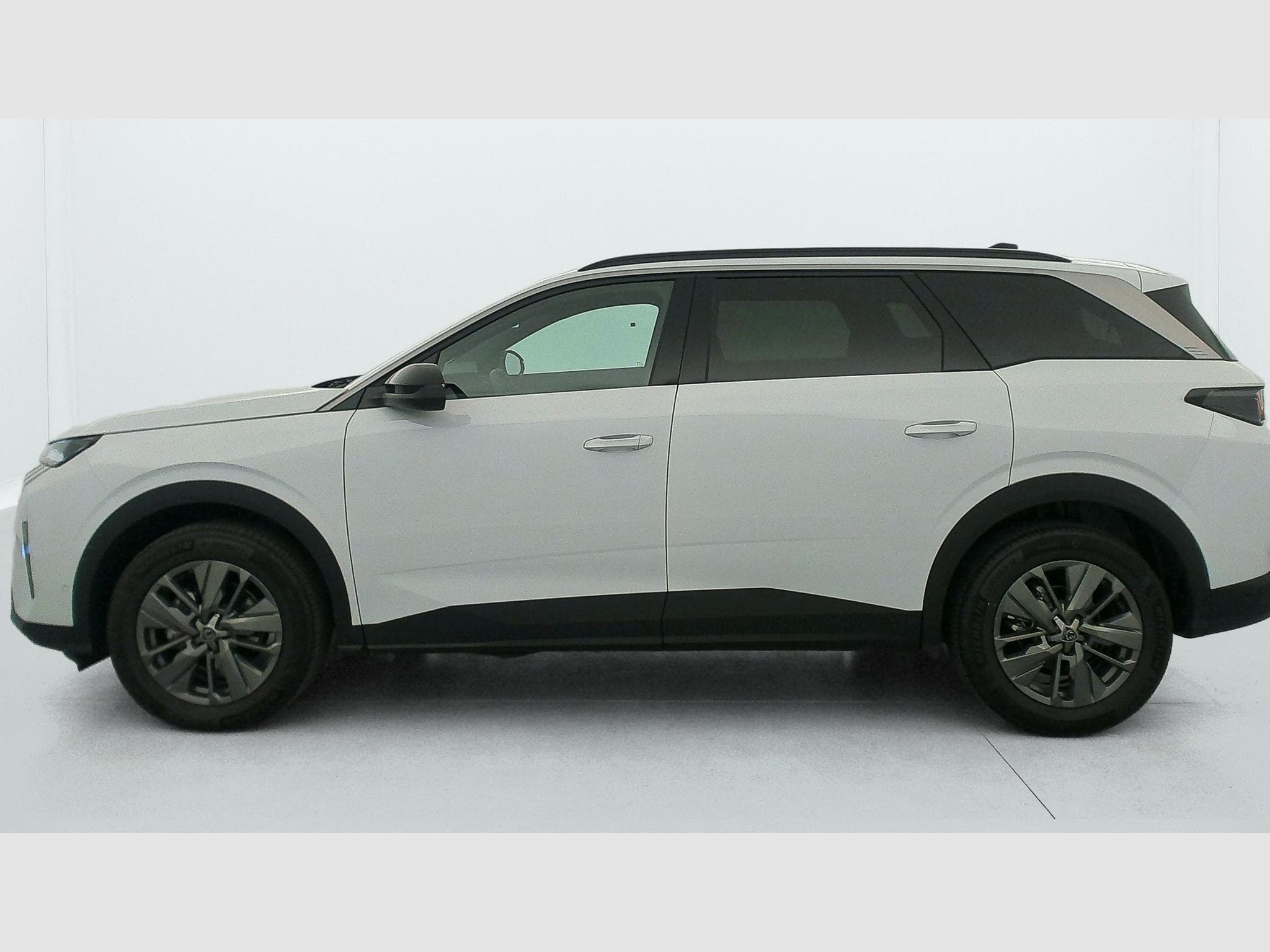 Peugeot 5008 HYBRID 145 CH E-DCS6 ALLURE (2025) - Photo 4