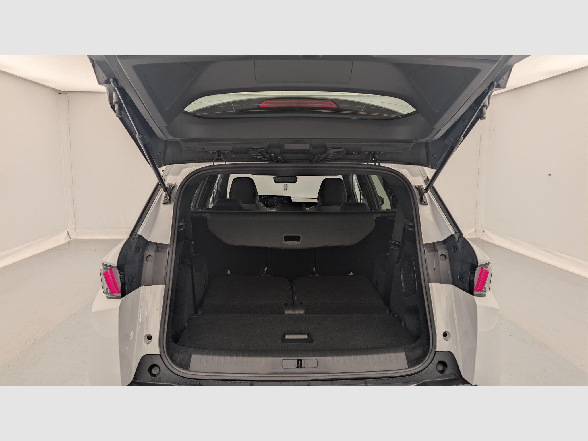Peugeot 5008 HYBRID 145 CH E-DCS6 ALLURE (2025) - Photo 10