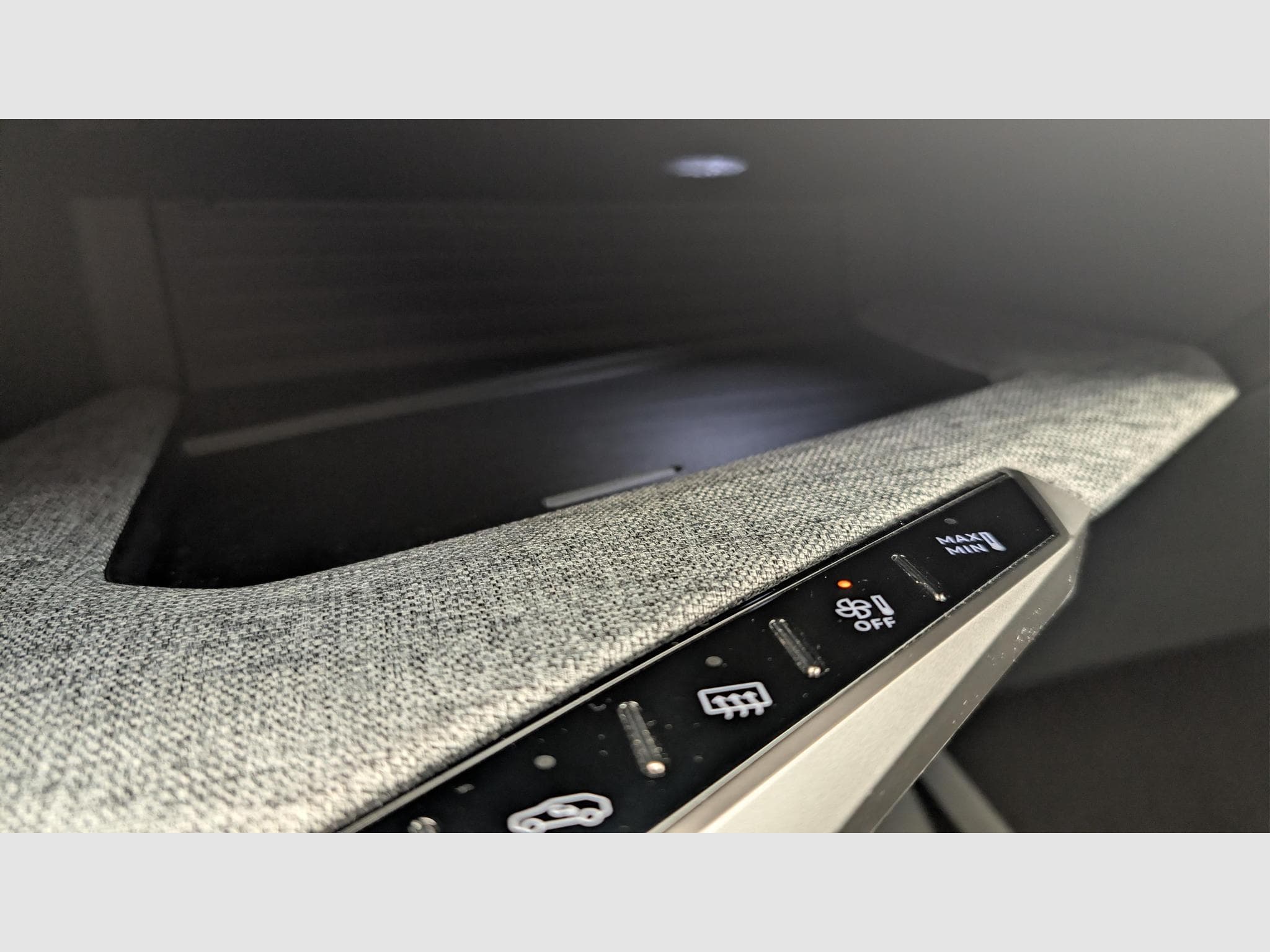 Peugeot 5008 HYBRID 145 CH E-DCS6 ALLURE (2025) - Photo 19
