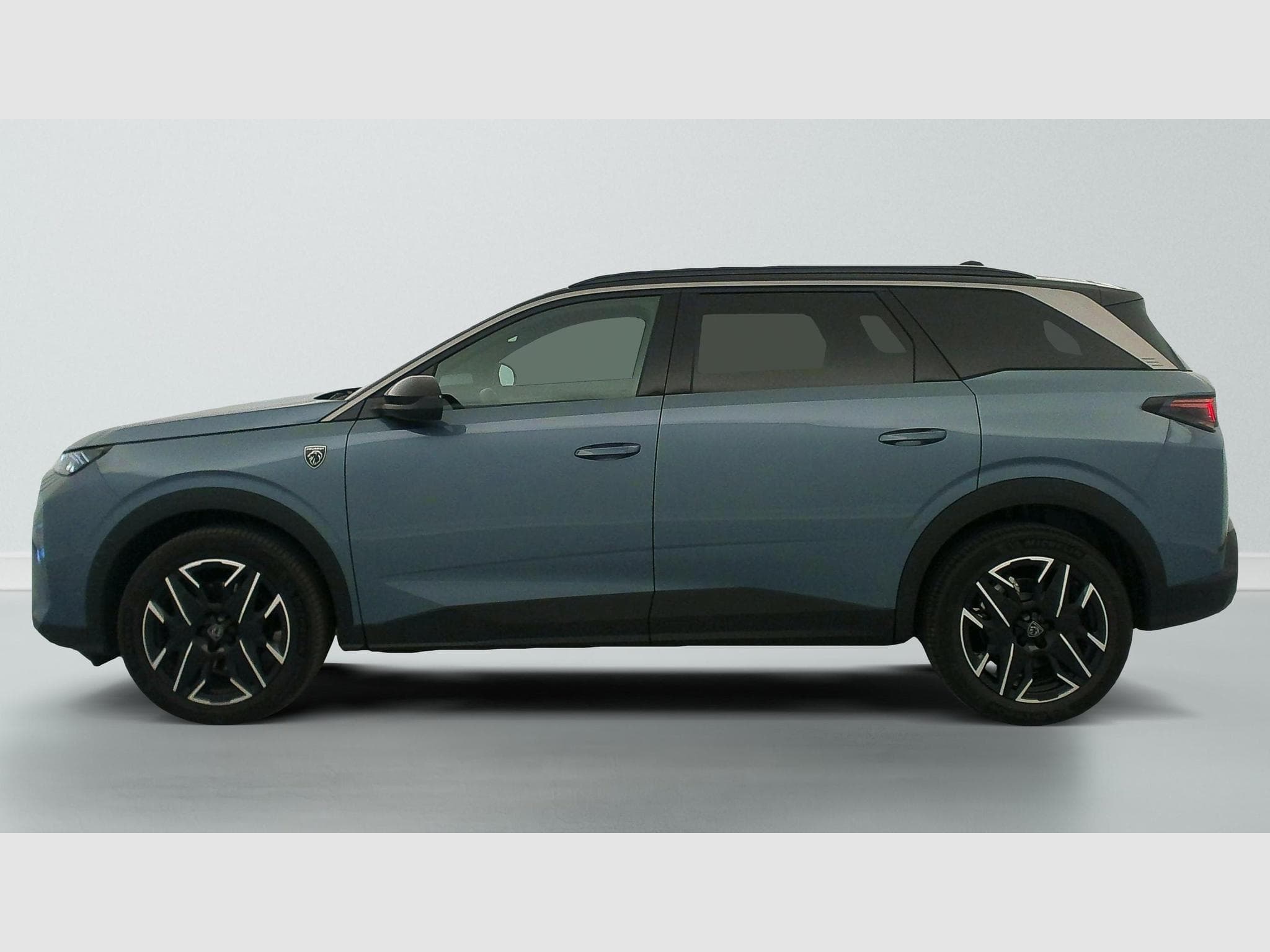 Peugeot 5008 HYBRID 145CH E-DCS6 GT (2025) - Photo 4