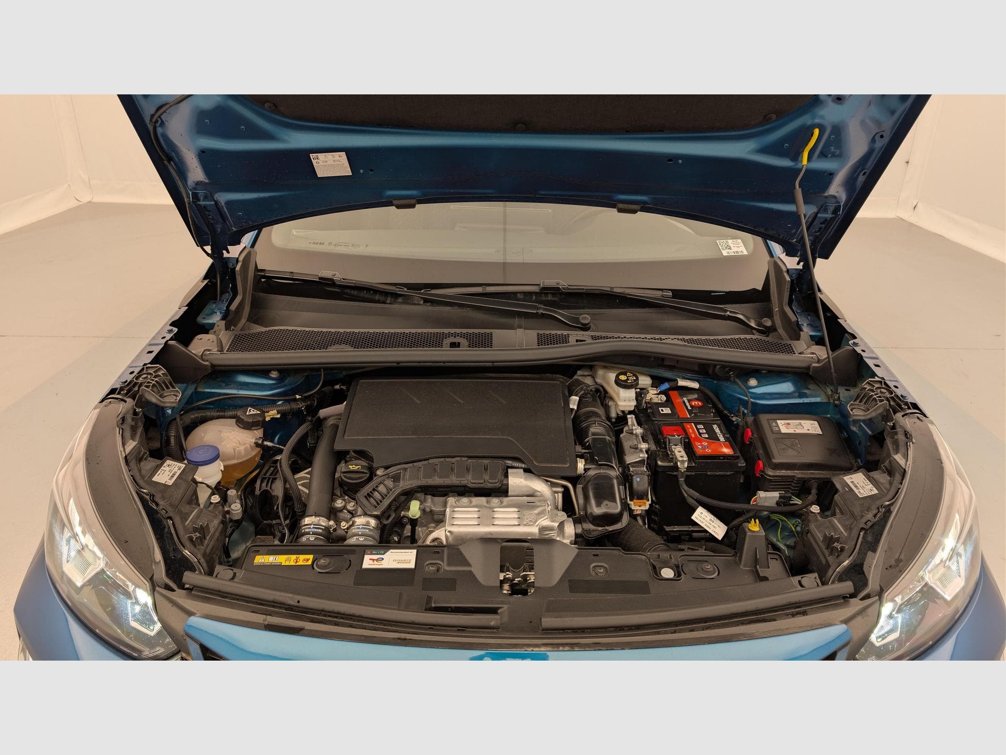 Peugeot 2008 100 S&S BVM6 Allure (2025) - Photo 20