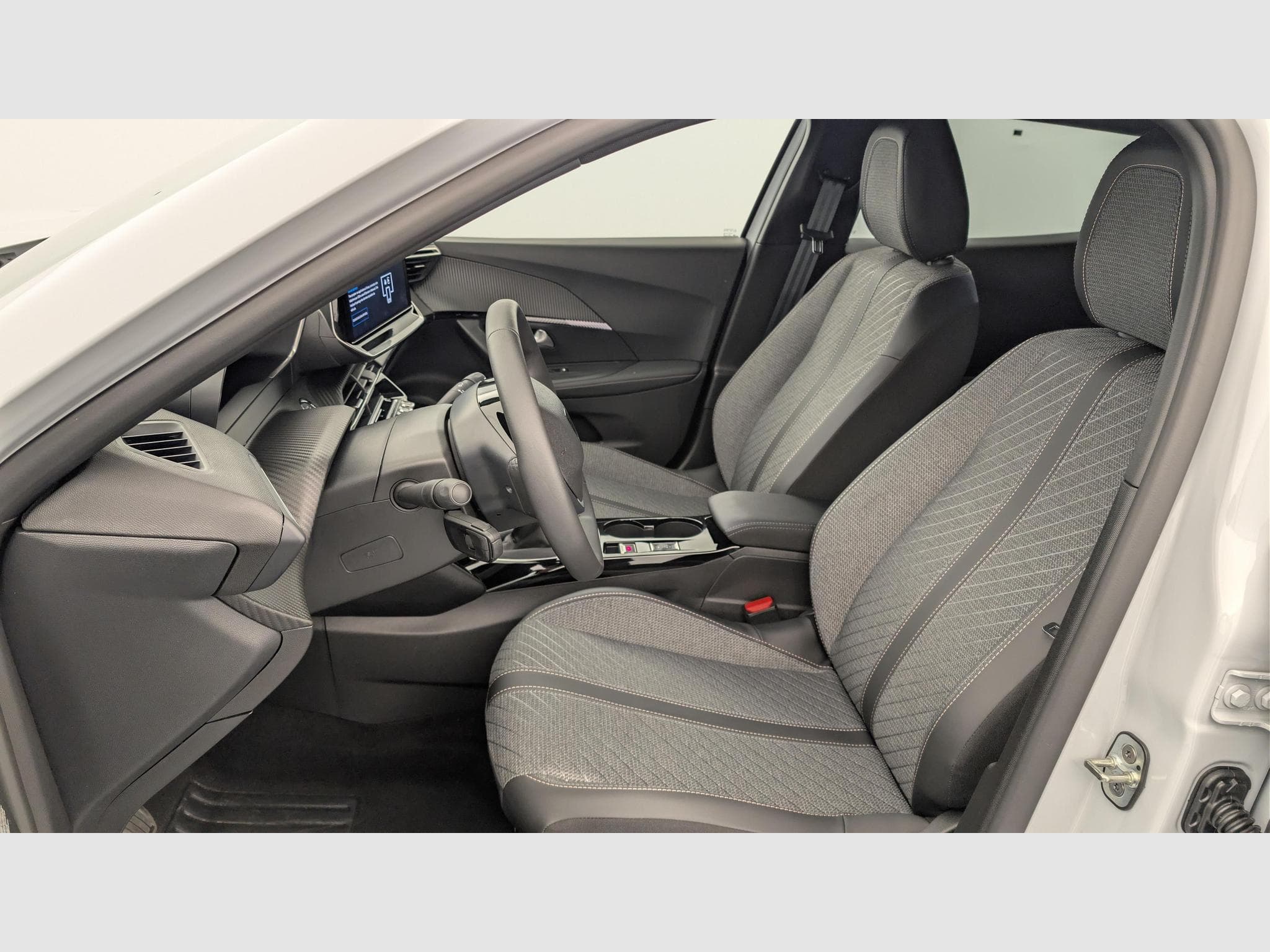 Peugeot 2008 100 S&S BVM6 Allure (2025) - Photo 16
