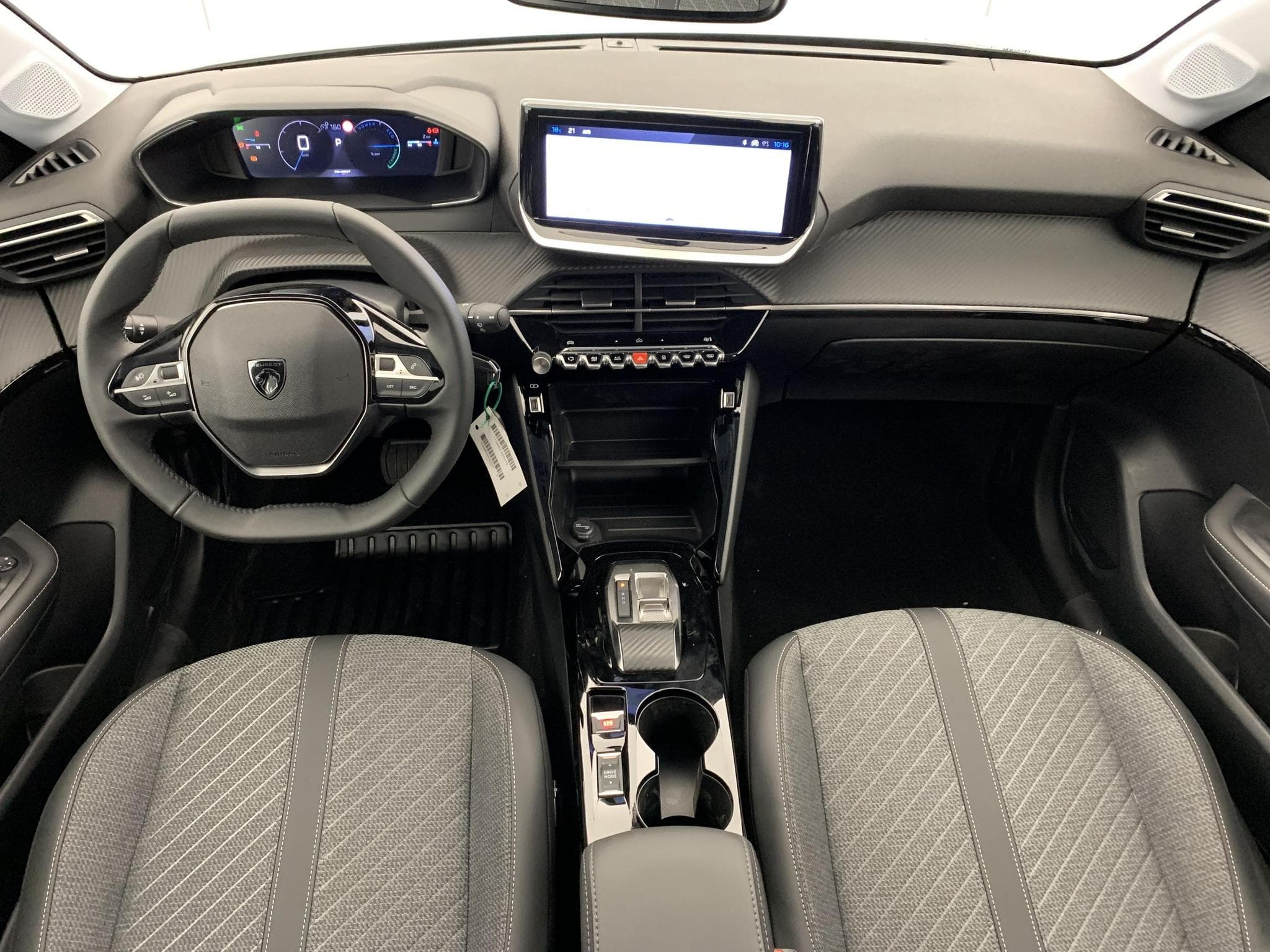 Peugeot 208 Hybrid 110 ch e-DCS6 Allure (2026) - Photo 10