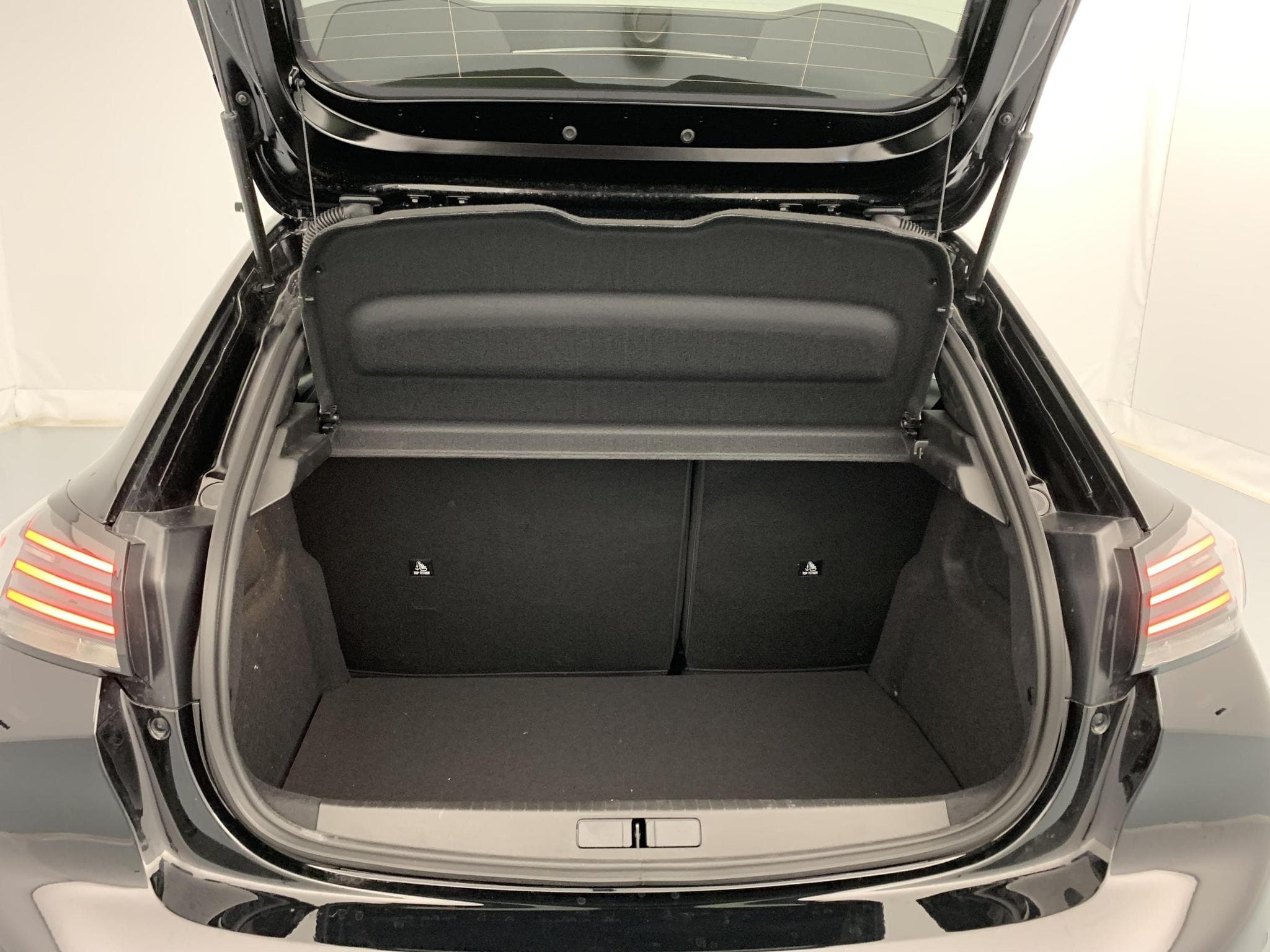 Peugeot 208 Hybrid 110 ch e-DCS6 Allure (2026) - Photo 11