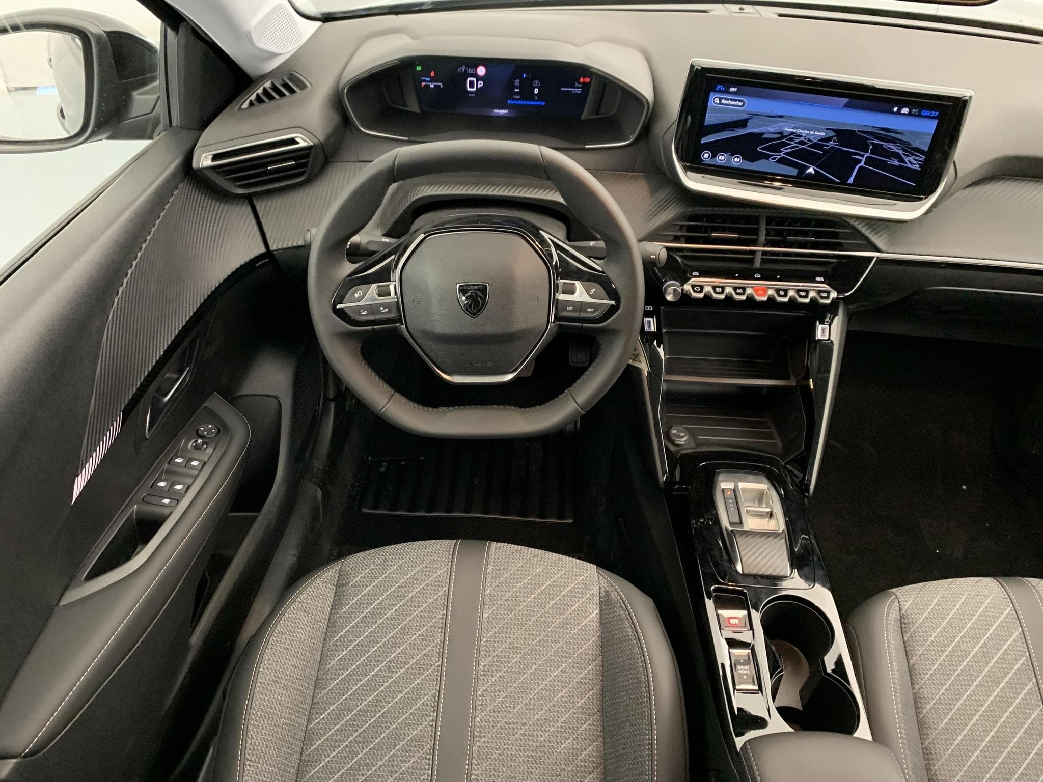 Peugeot 208 Hybrid 110 ch e-DCS6 Allure (2026) - Photo 13