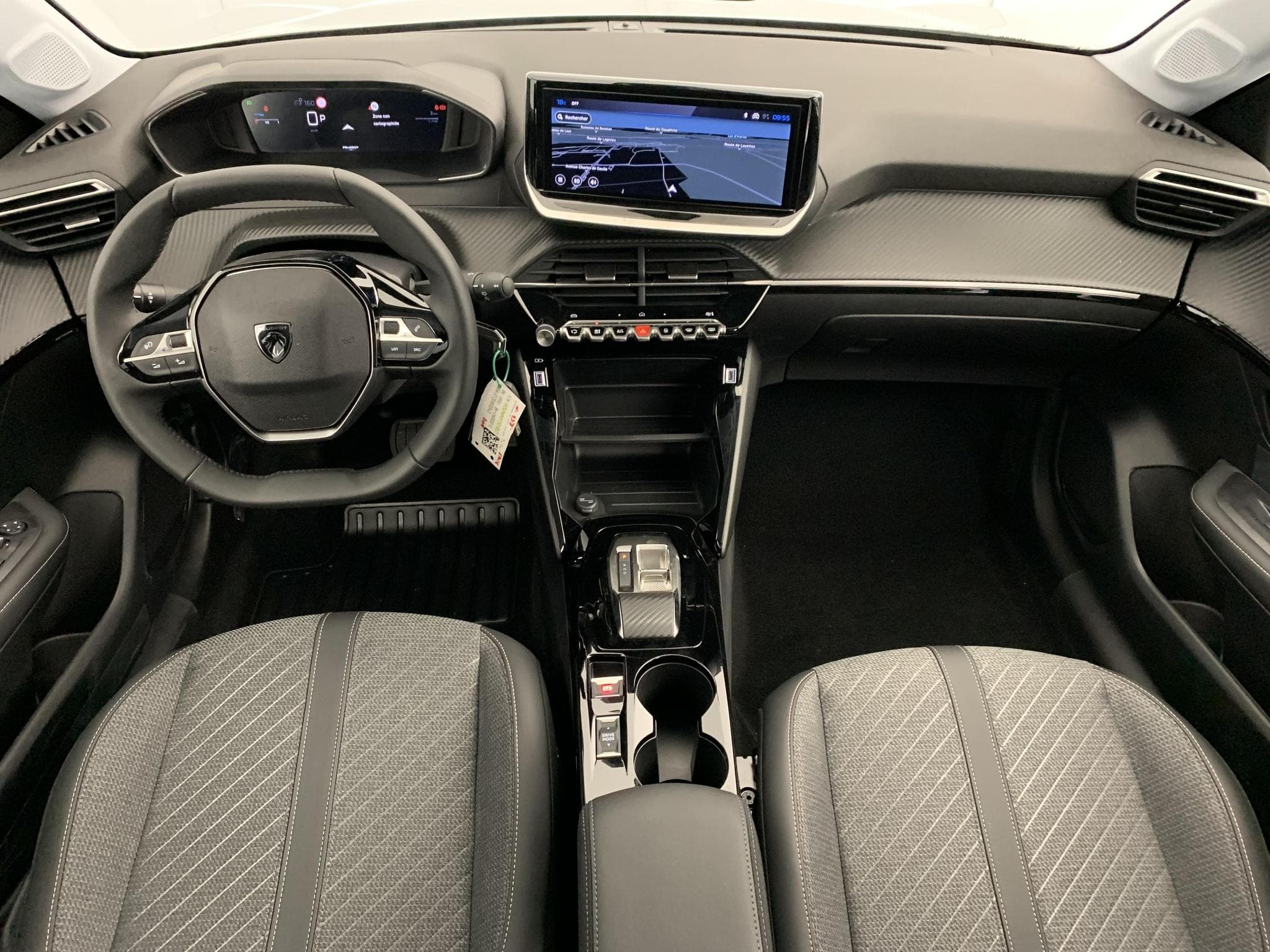 Peugeot 208 Hybrid 110 ch e-DCS6 Allure (2026) - Photo 11
