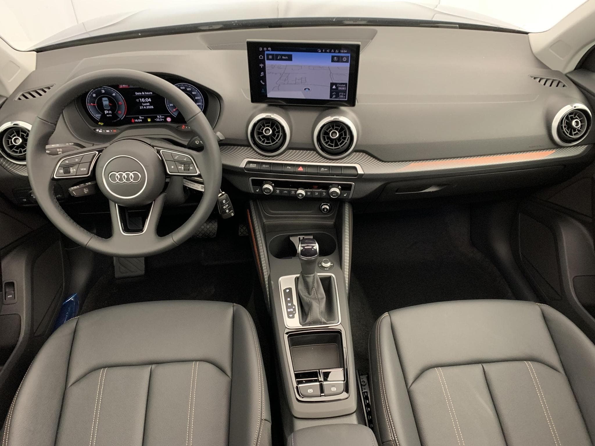 Audi Q2 35 TDI 150 S tronic 7 Design (2026) - Photo 12