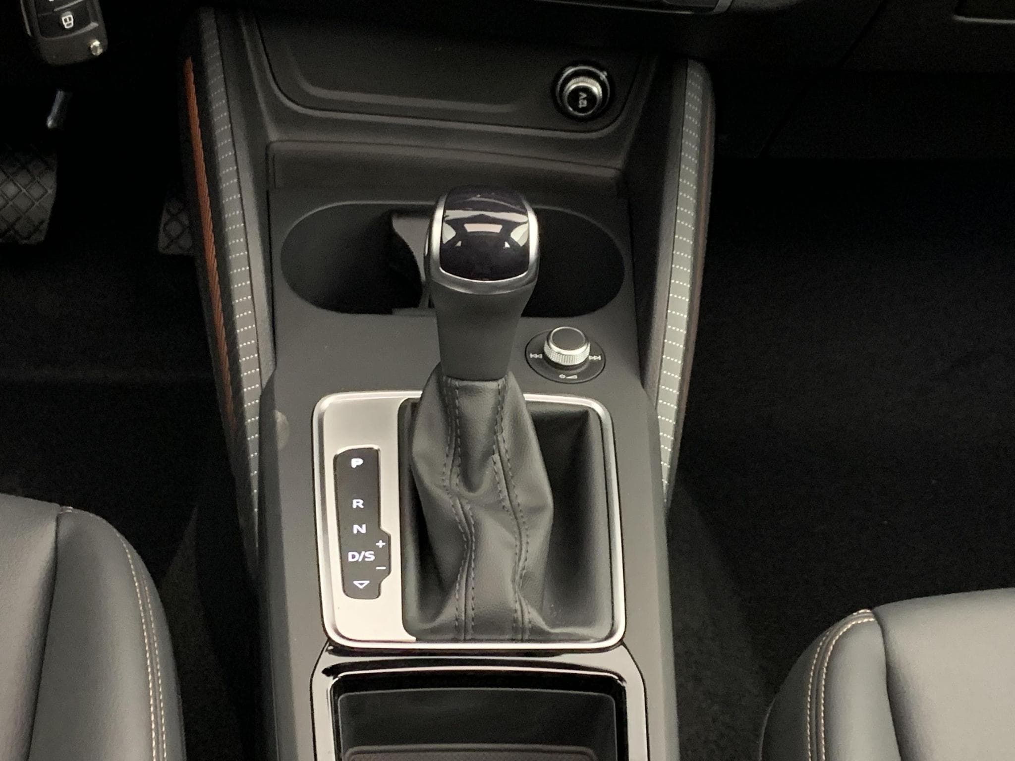 Audi Q2 35 TDI 150 S tronic 7 Design (2026) - Photo 16