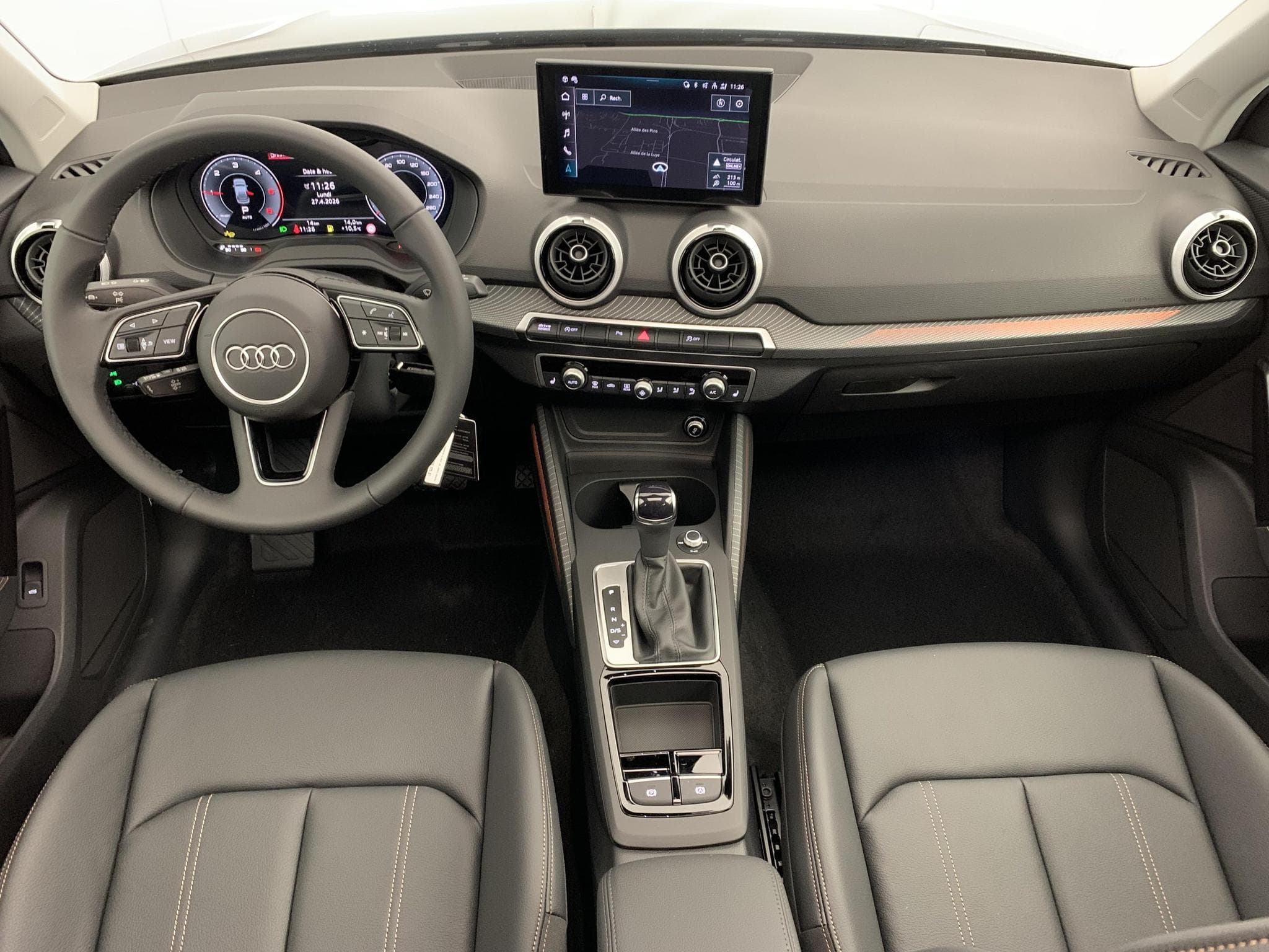 Audi Q2 35 TDI 150 S tronic 7 Design (2026) - Photo 10