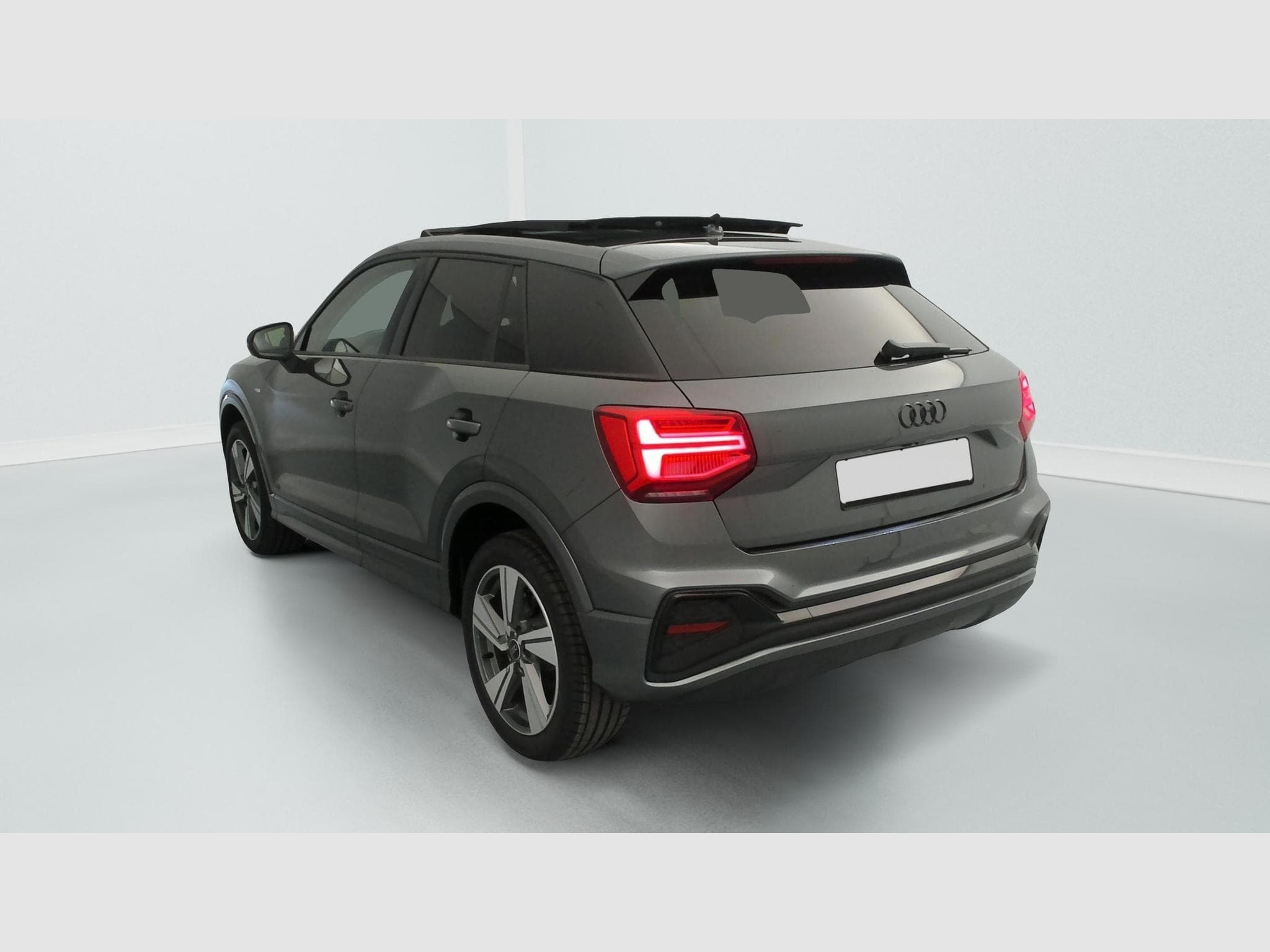 Audi Q2 35 TDI 150 S tronic 7 Design (2026) - Photo 5