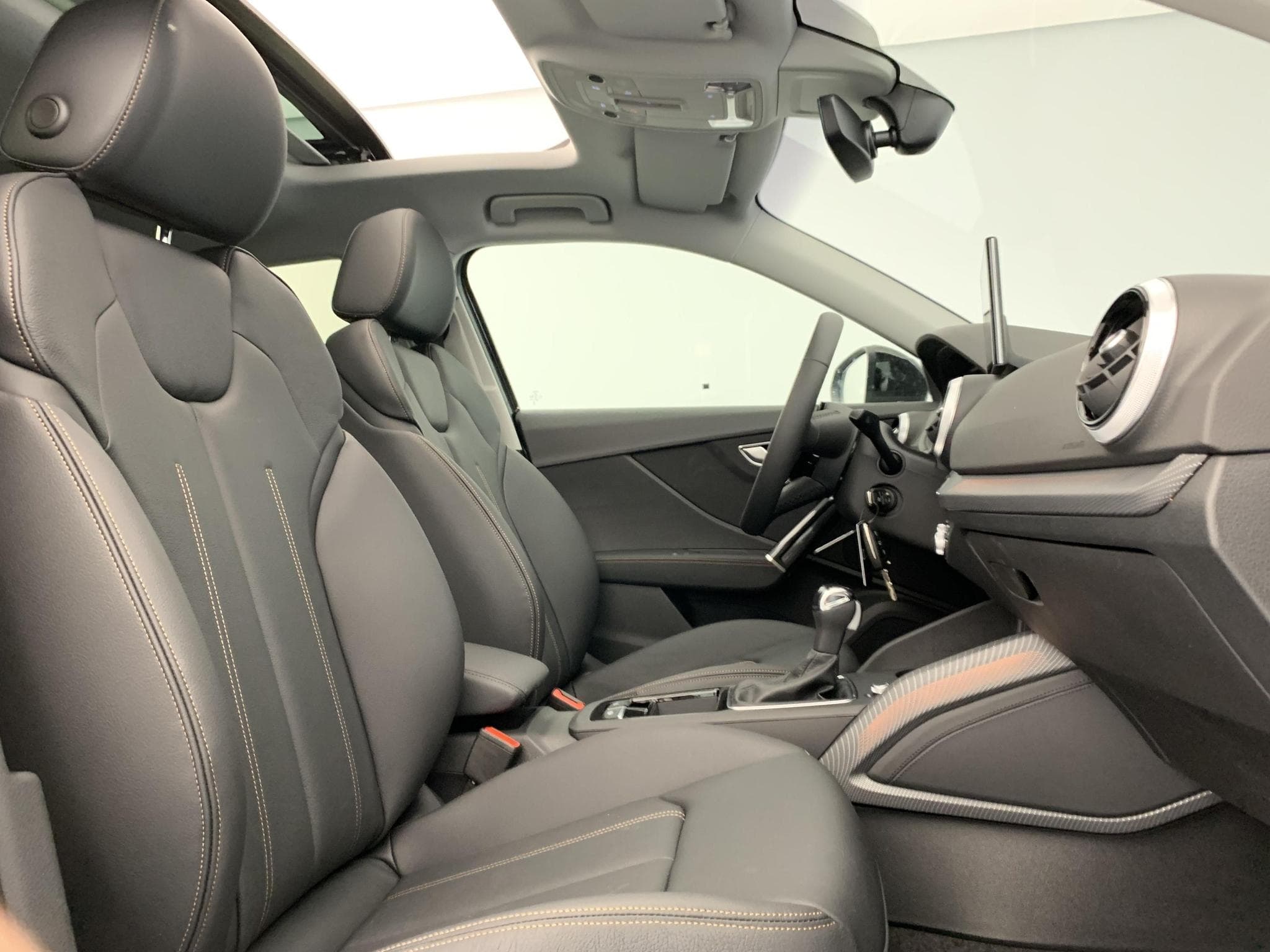 Audi Q2 35 TDI 150 S tronic 7 Design (2026) - Photo 9