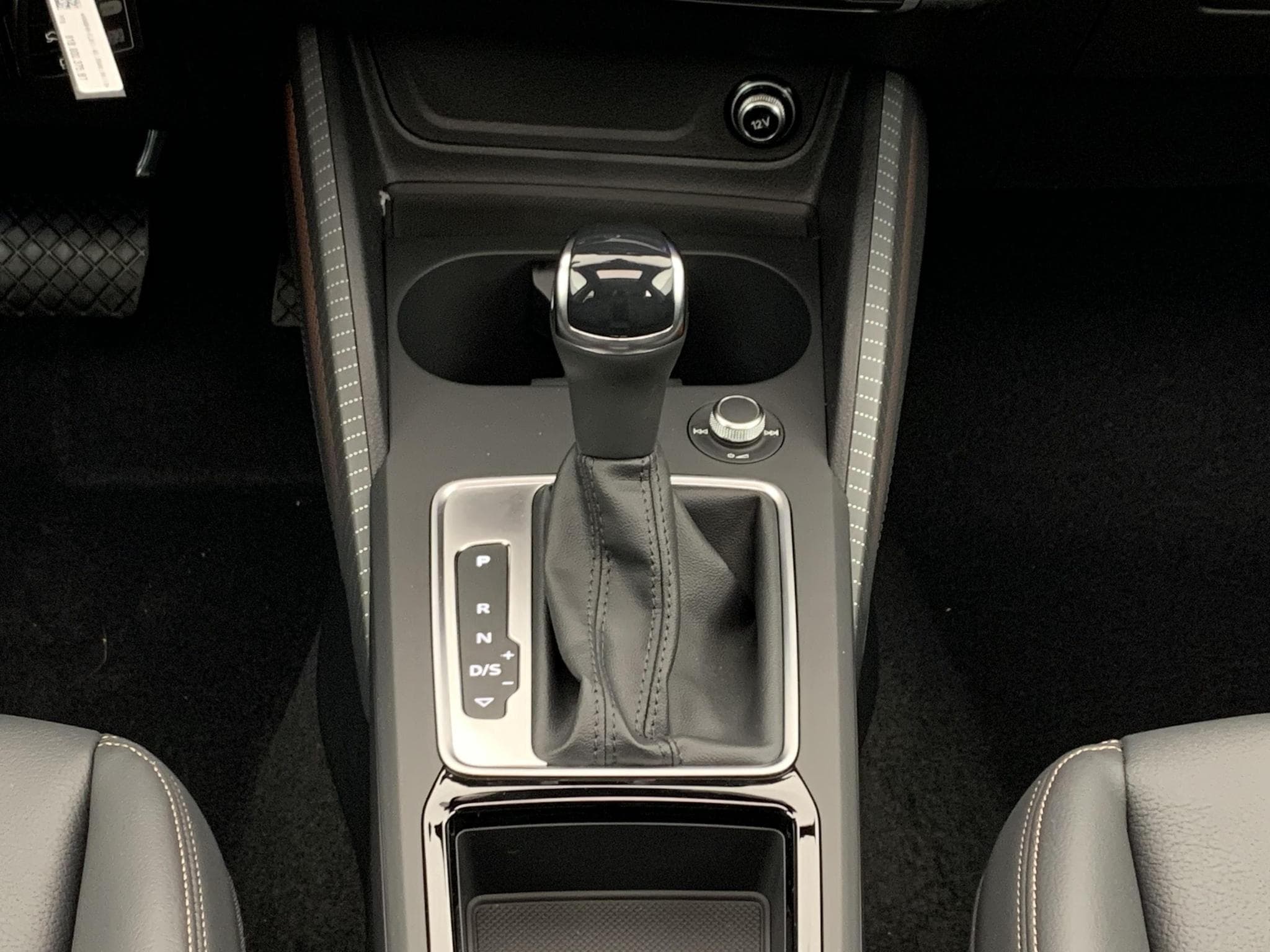 Audi Q2 35 TFSI 150 S tronic 7 Design (2026) - Photo 15