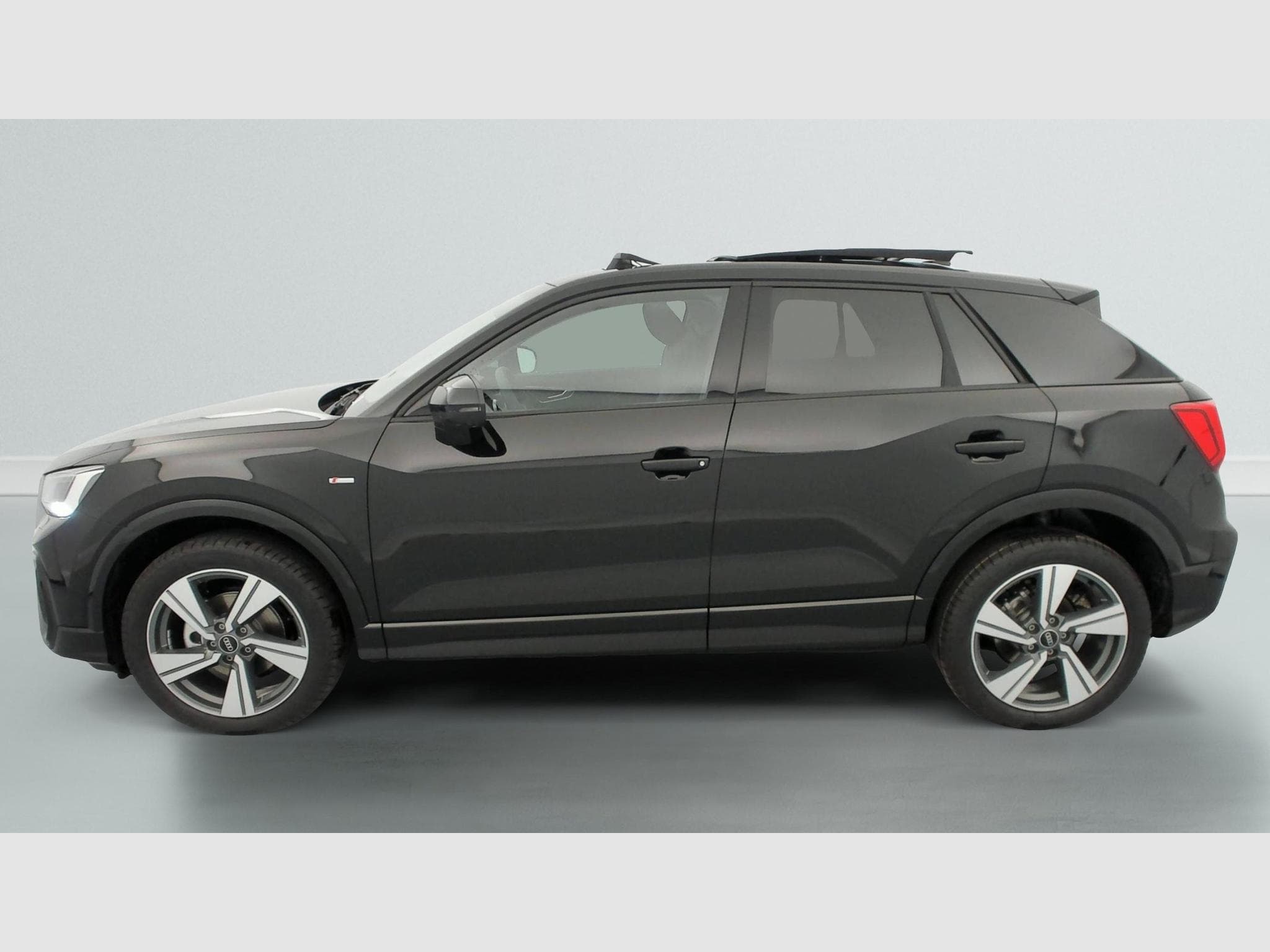 Audi Q2 35 TFSI 150 S tronic 7 Design (2026) - Photo 4