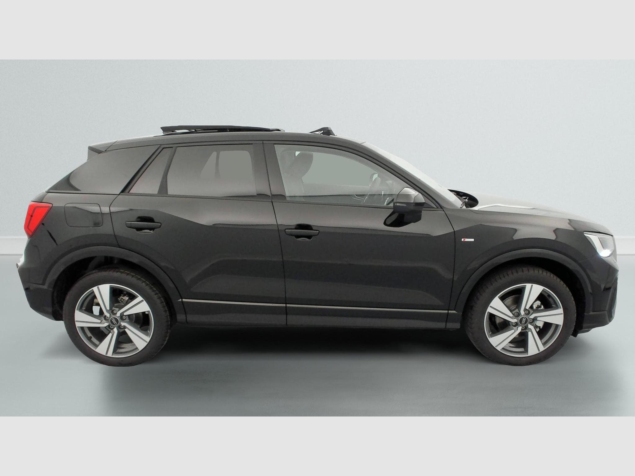 Audi Q2 35 TFSI 150 S tronic 7 Design (2026) - Photo 8