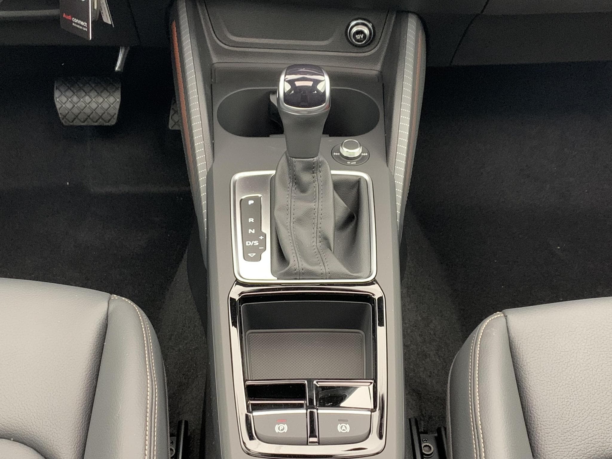Audi Q2 35 TFSI 150 S tronic 7 Design (2026) - Photo 15