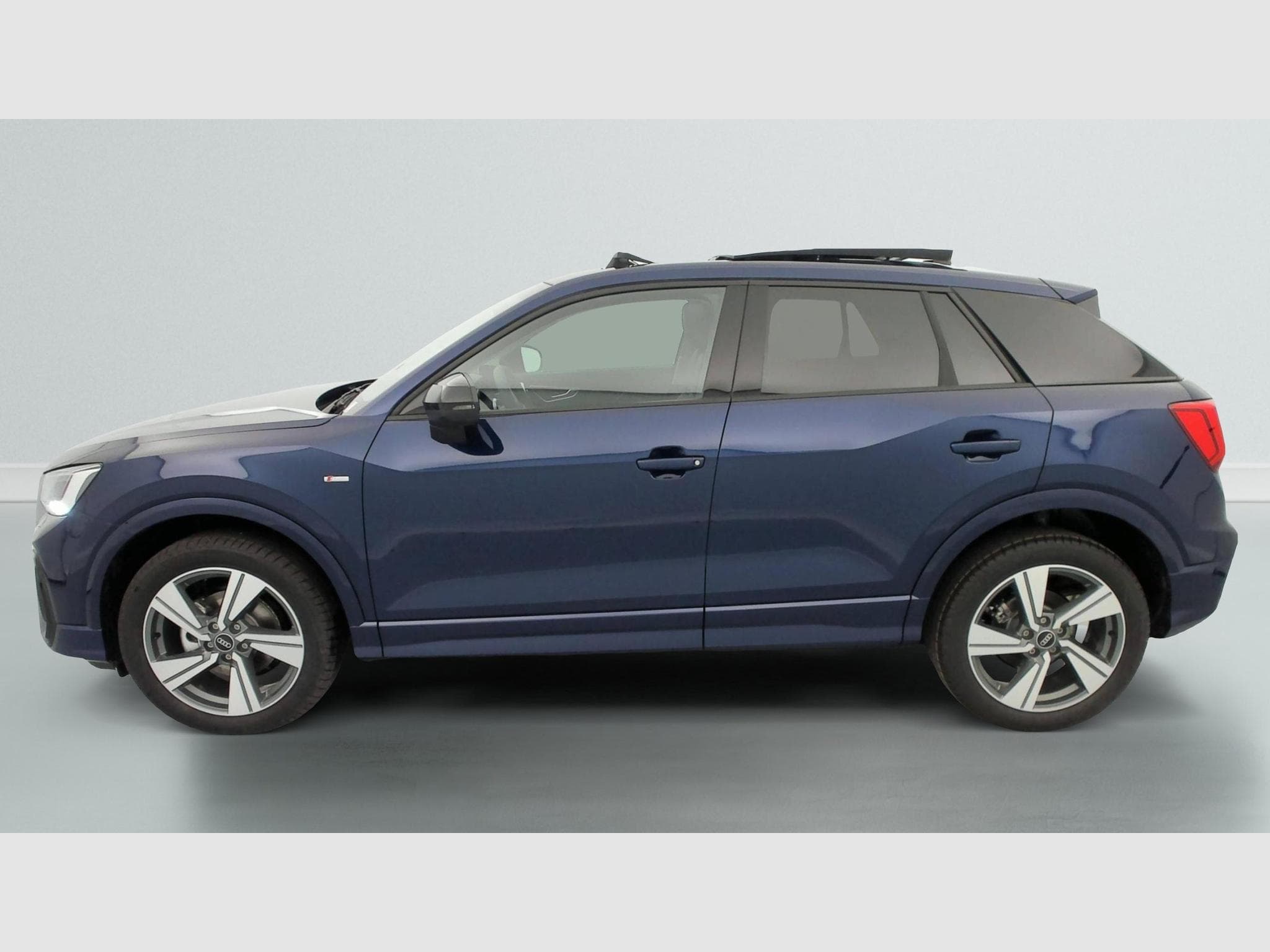 Audi Q2 35 TFSI 150 S tronic 7 Design (2026) - Photo 4