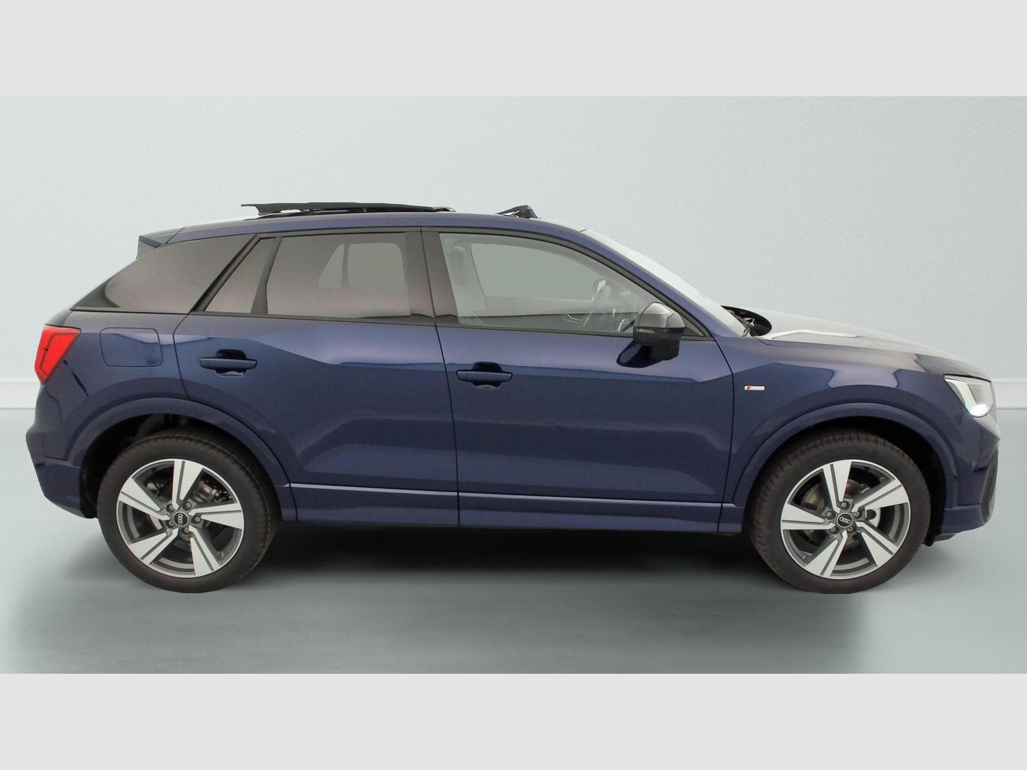 Audi Q2 35 TFSI 150 S tronic 7 Design (2026) - Photo 8