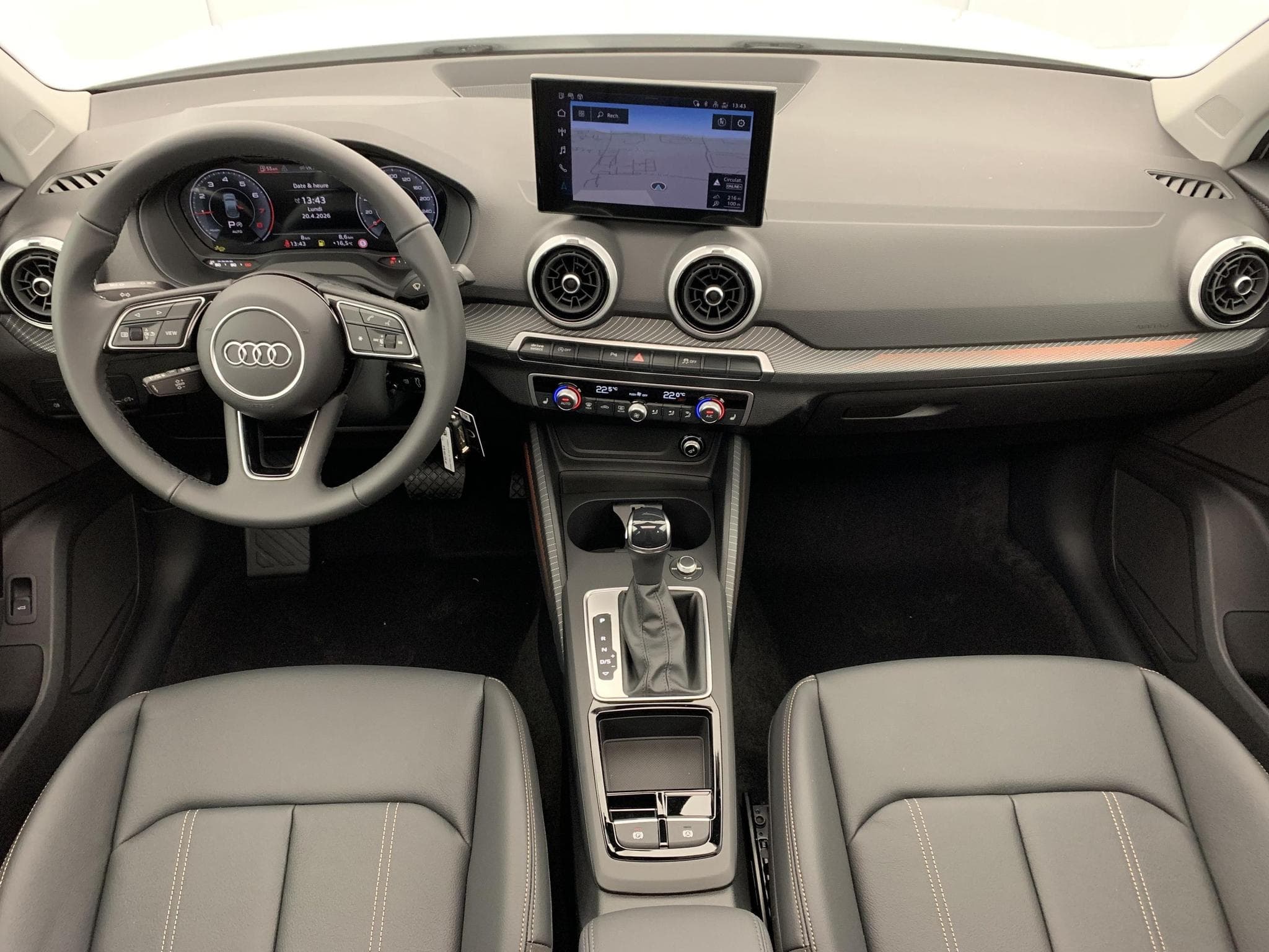 Audi Q2 35 TFSI 150 S tronic 7 Design (2026) - Photo 12