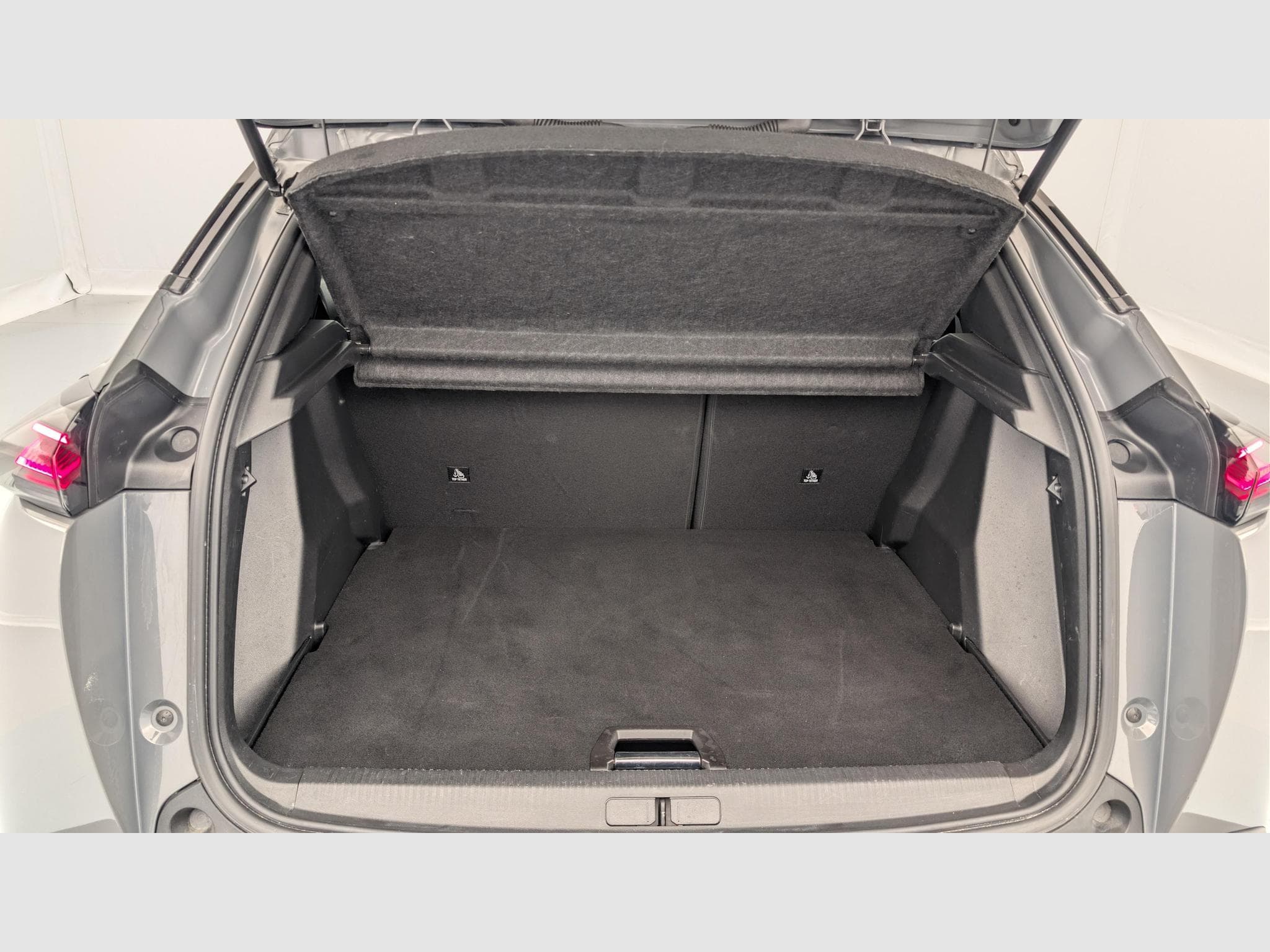 Peugeot 2008 100 S&S BVM6 Allure (2025) - Photo 11