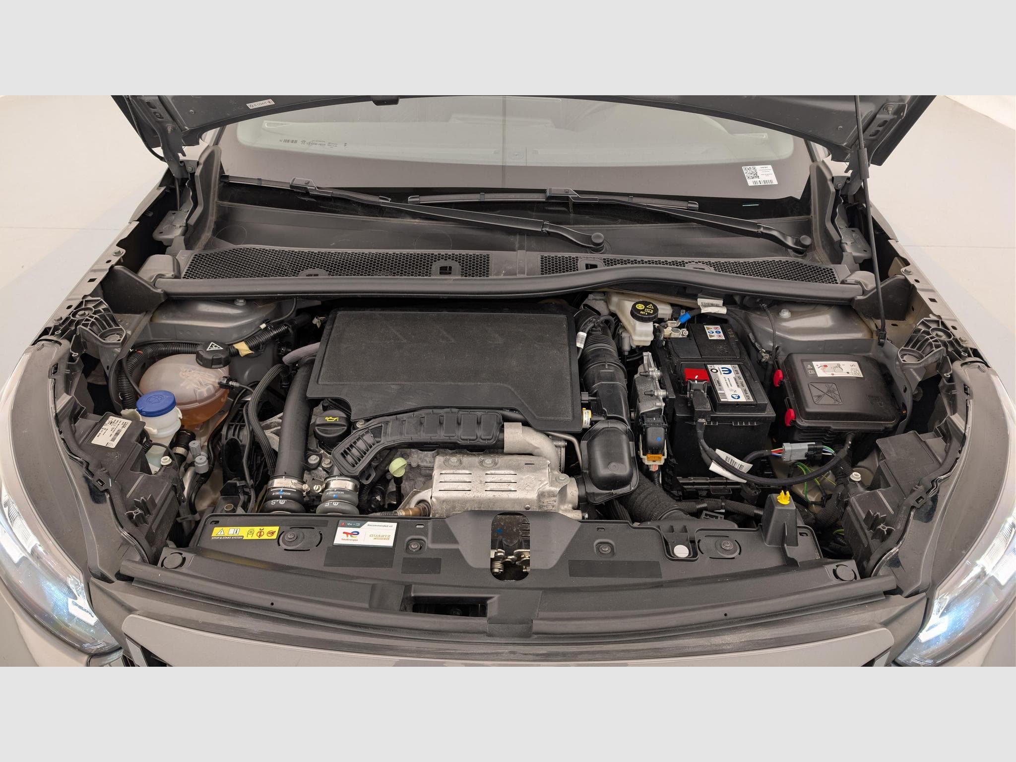 Peugeot 2008 100 S&S BVM6 Allure (2025) - Photo 20