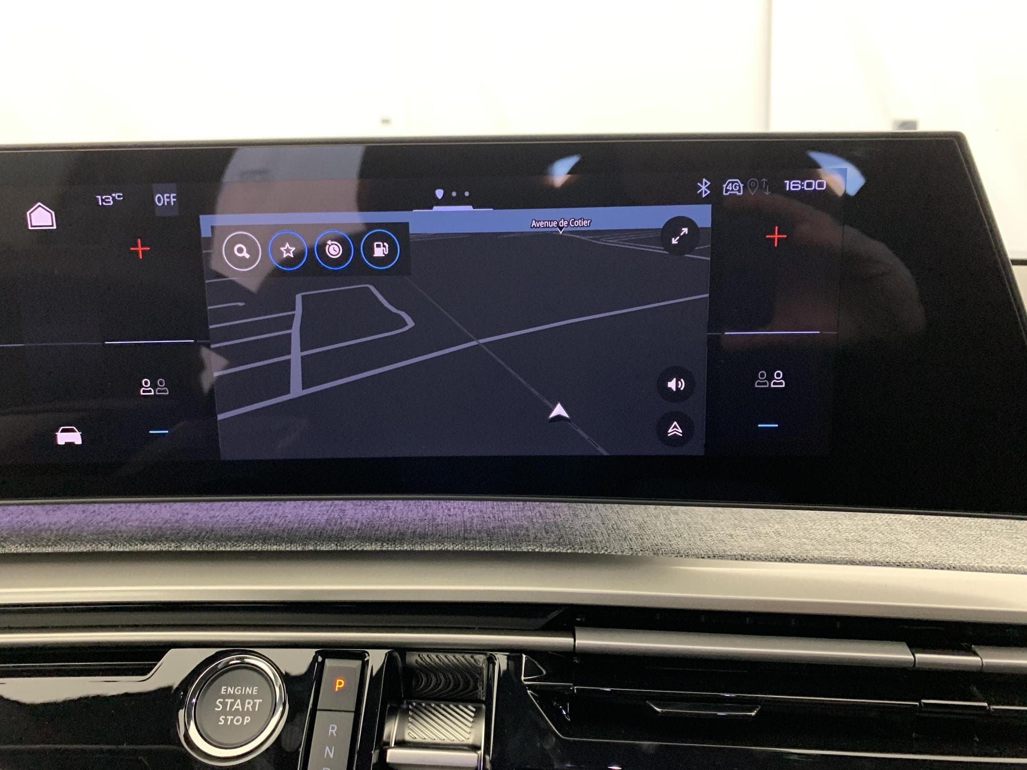 Peugeot 5008 Hybrid 145 e-DCS6 GT (2025) - Photo 18