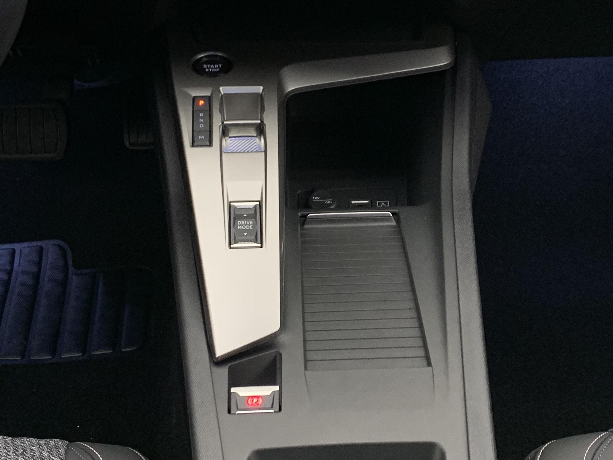 Peugeot 308 SW NOUVELLE BLUEHDI 130CH S&S EAT8 ALLURE (2026) - Foto 17